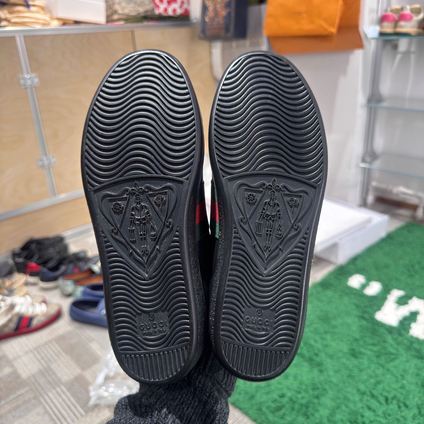 Gucci Gucci Embroidered Black Lowtop Sneakers us_7 Women Size US 7 / IT 37 - 7 Thumbnail