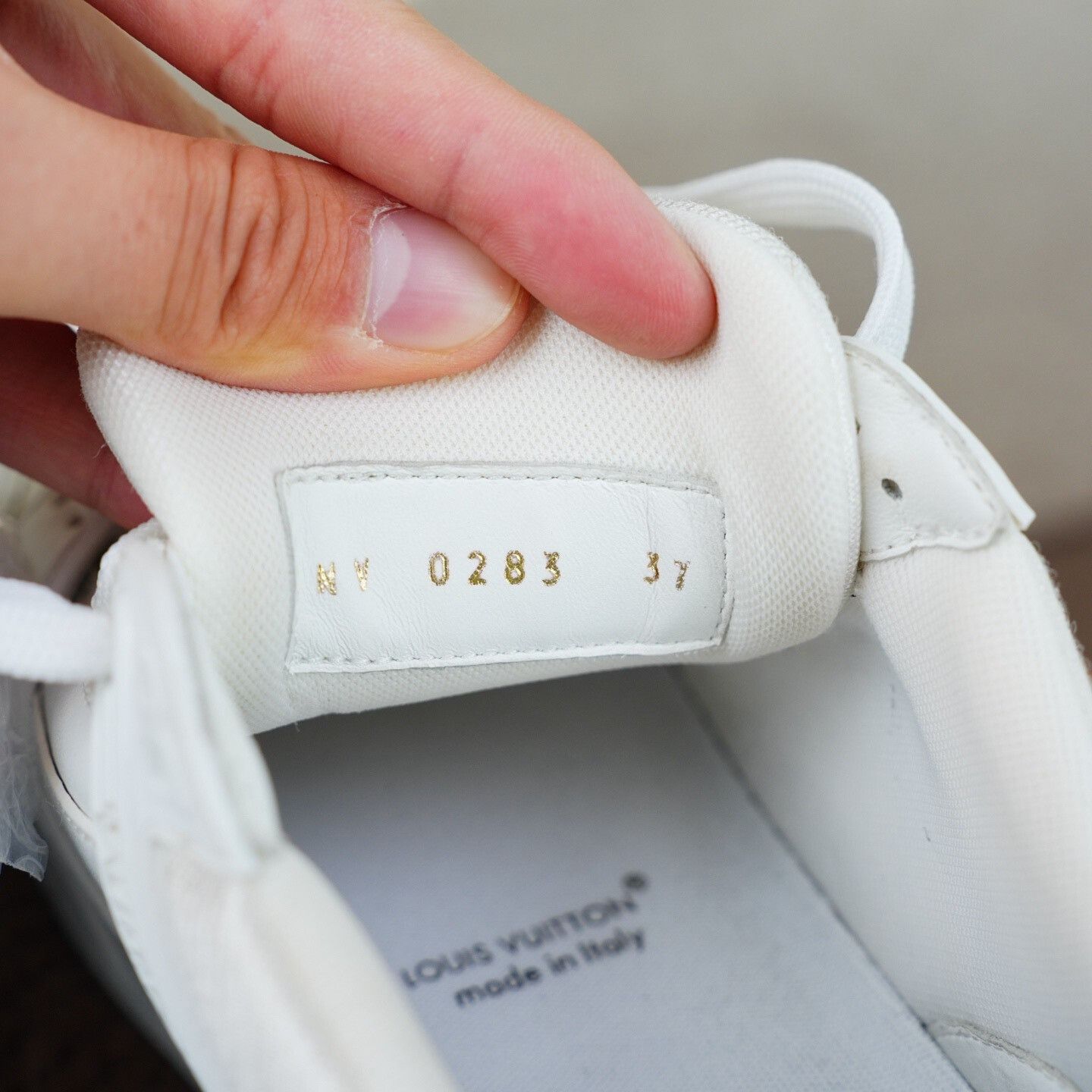 Louis Vuitton Louis Vuitton Training White Lowtop Sneakers us_7 Women Size US 7 / IT 37 - 7 Thumbnail