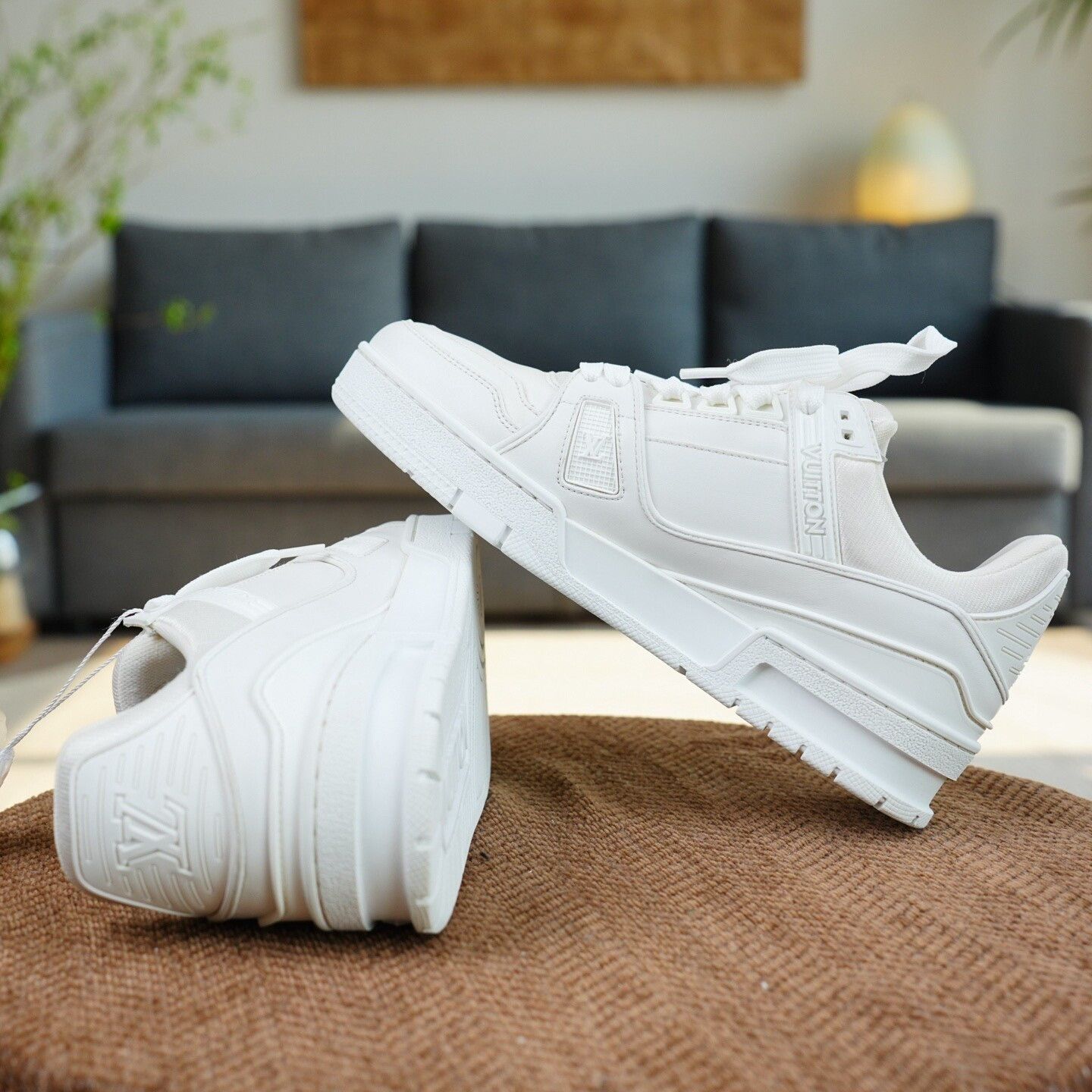Louis Vuitton Louis Vuitton Training White Lowtop Sneakers us_7 Women Size US 7 / IT 37 - 8 Thumbnail