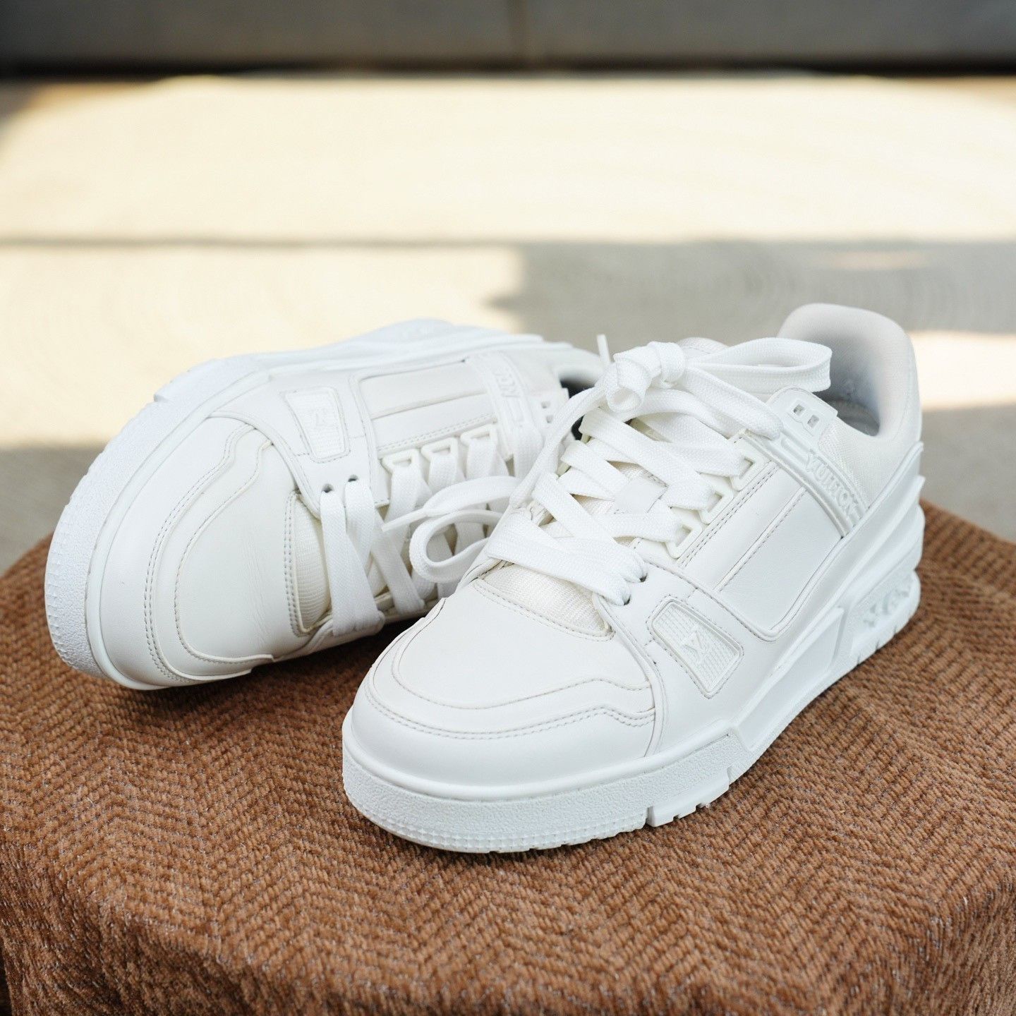Louis Vuitton Louis Vuitton Training White Lowtop Sneakers us_7 Women Size US 7 / IT 37 - 2 Thumbnail