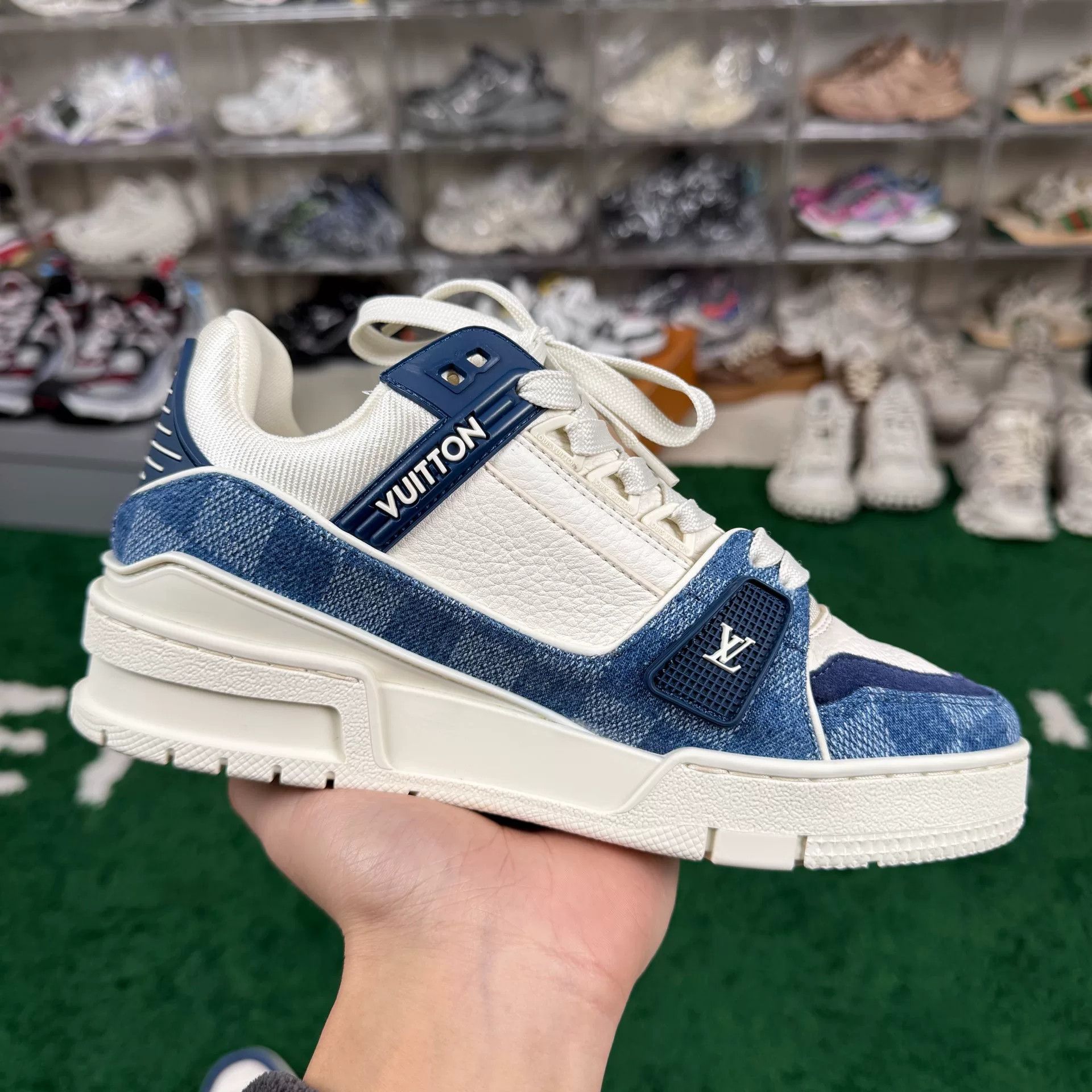 Louis Vuitton Louis Vuitton Training Blue Lowtop Sneakers us_6-5 Women Size US 6.5 / IT 36.5 - 5 Thumbnail