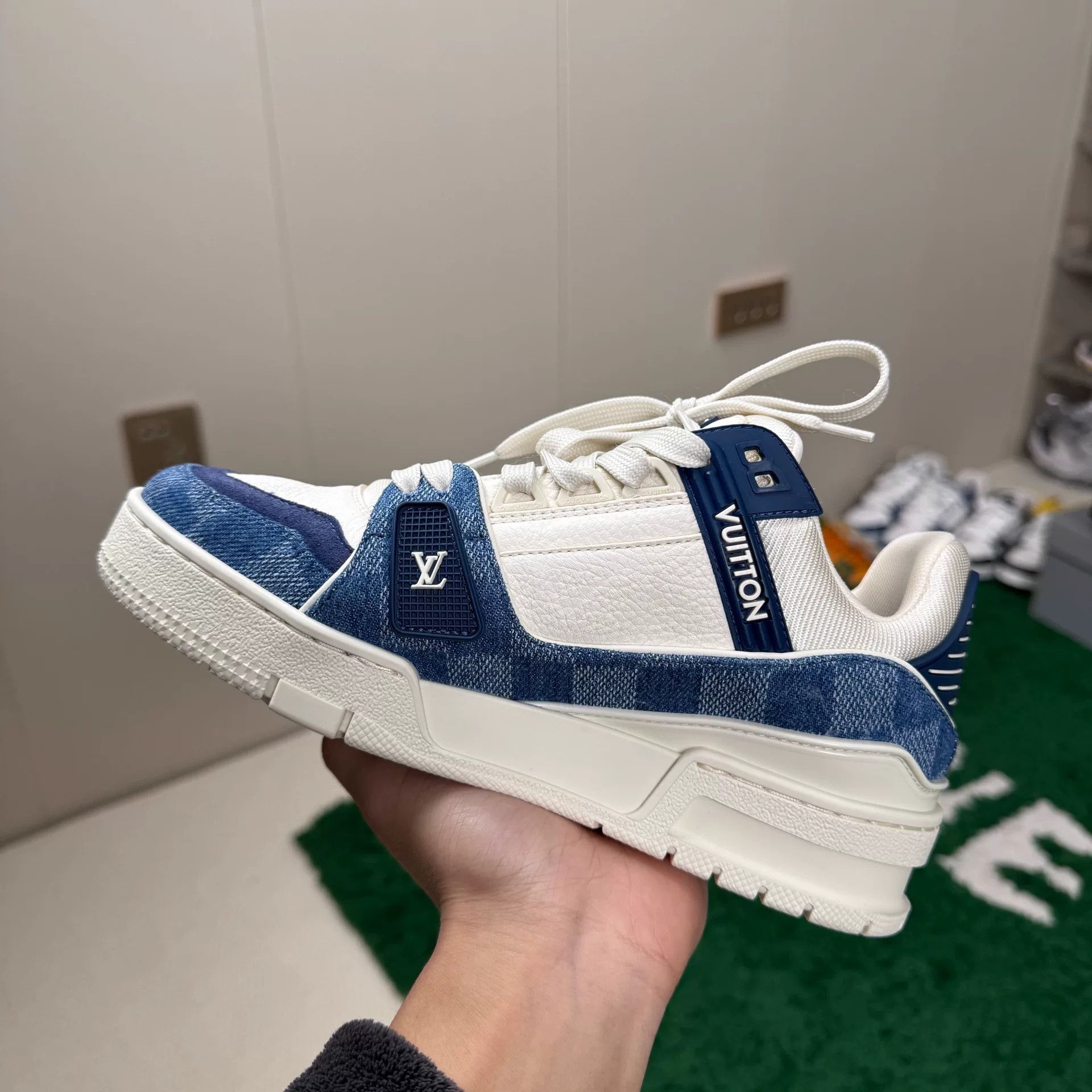 Louis Vuitton Louis Vuitton Training Blue Lowtop Sneakers us_6-5 Women Size US 6.5 / IT 36.5 - 3 Thumbnail