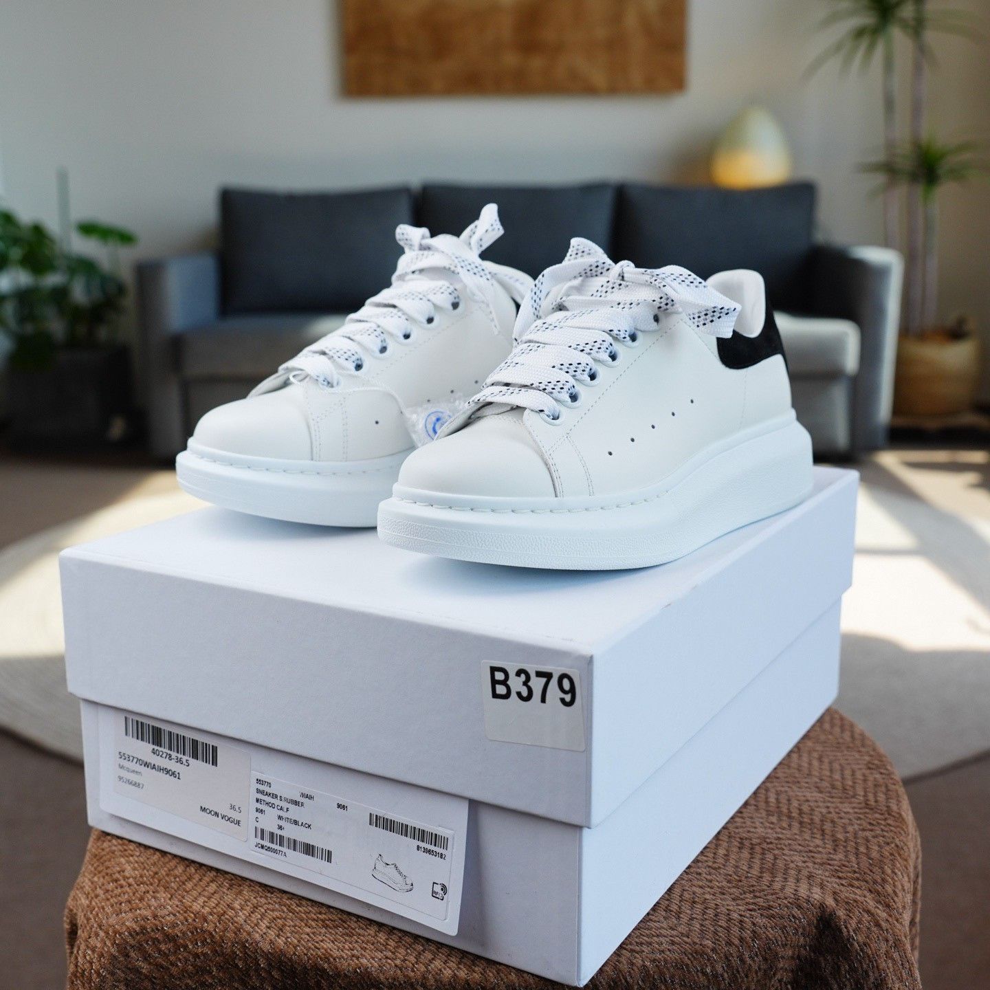 Alexander McQueen Alexander McQueen White Lowtop Sneakers us_6-5 Women Size US 6.5 / IT 36.5 - 9 Thumbnail