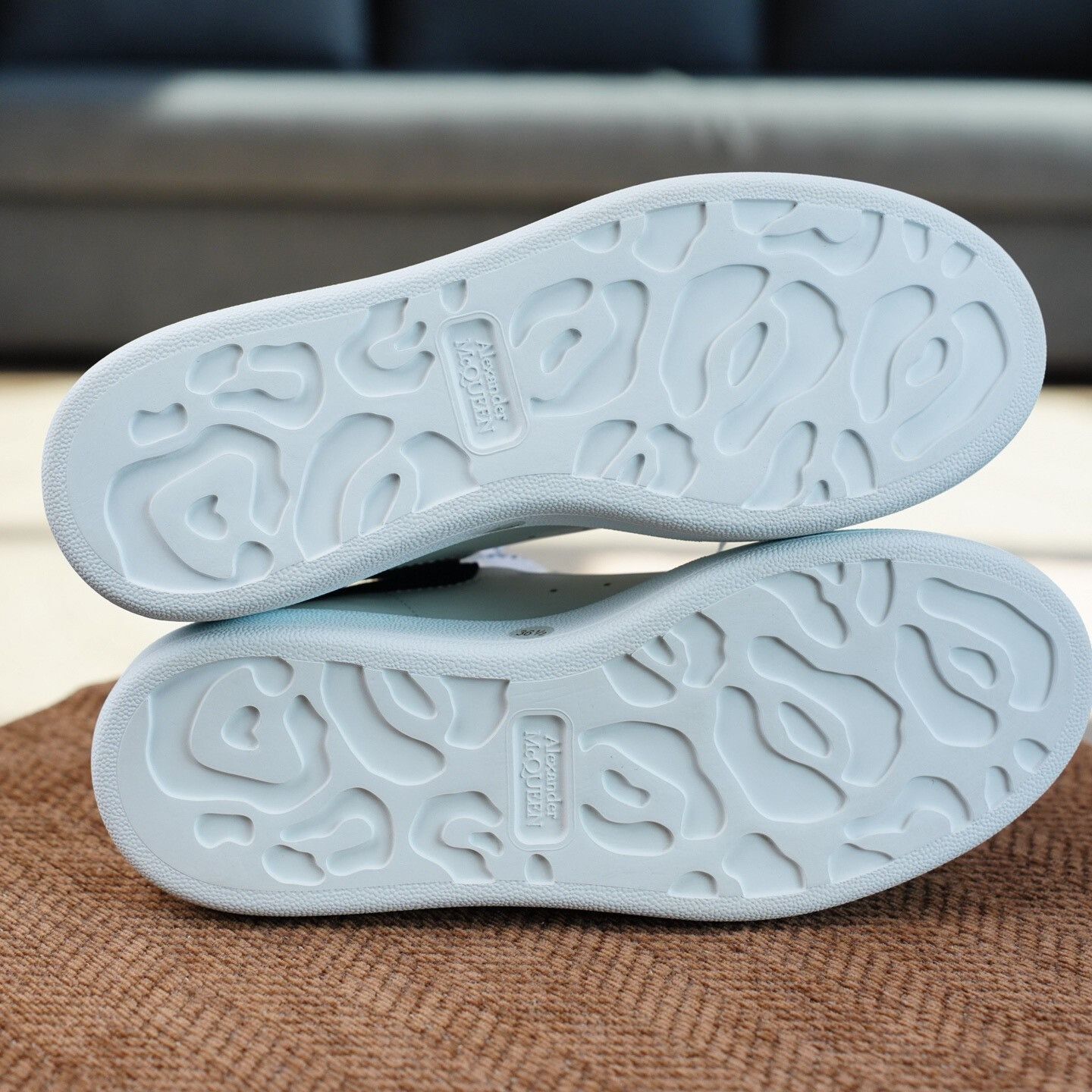 Alexander McQueen Alexander McQueen White Lowtop Sneakers us_6-5 Women Size US 6.5 / IT 36.5 - 8 Thumbnail