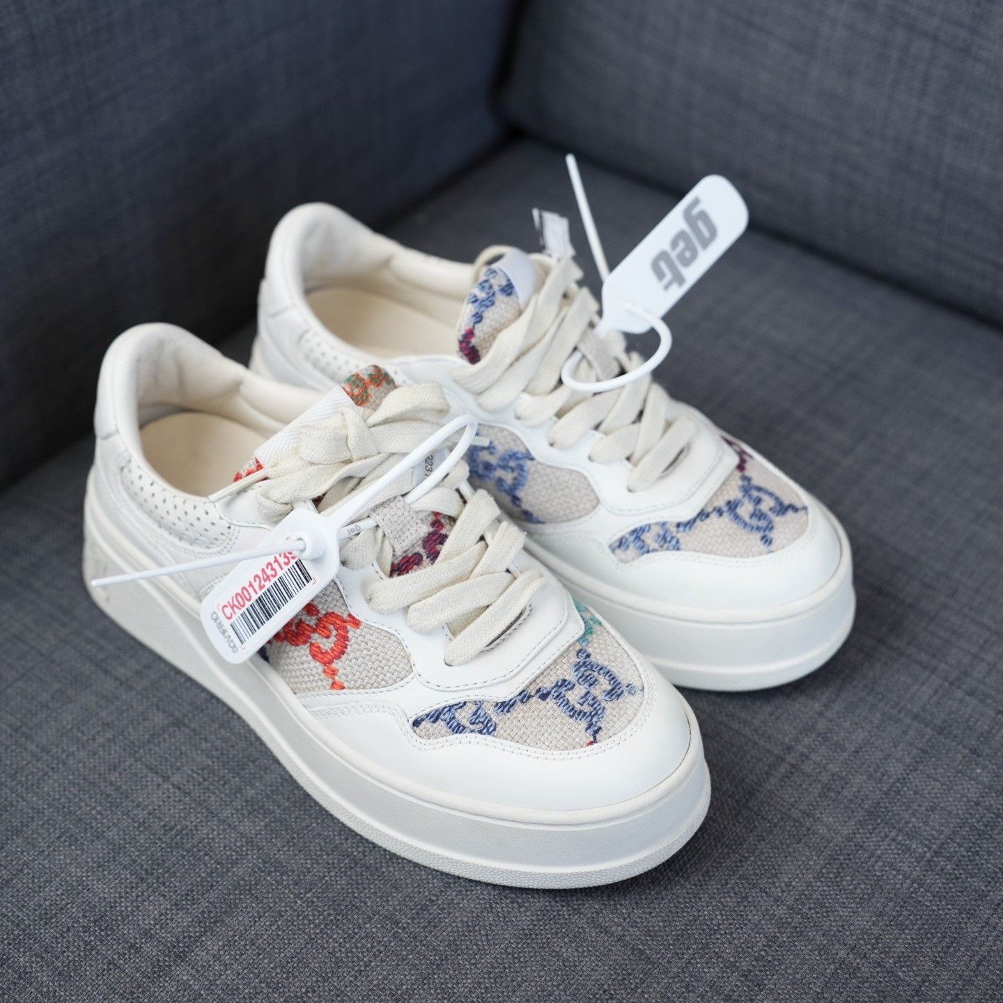 Gucci Gucci Embroidered White Lowtop Sneakers us_6-5 Women Size US 6.5 / IT 36.5 - 5 Thumbnail