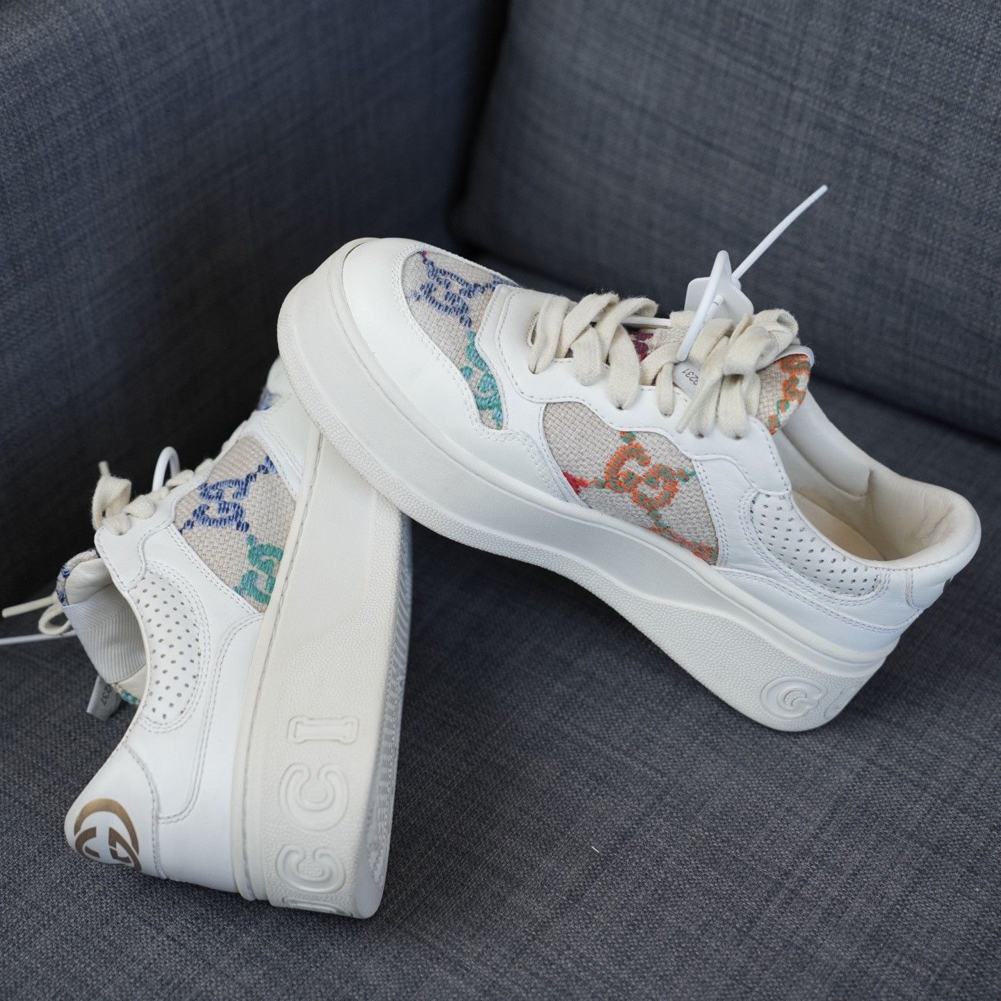 Gucci Gucci Embroidered White Lowtop Sneakers us_6-5 Women Size US 6.5 / IT 36.5 - 7 Thumbnail