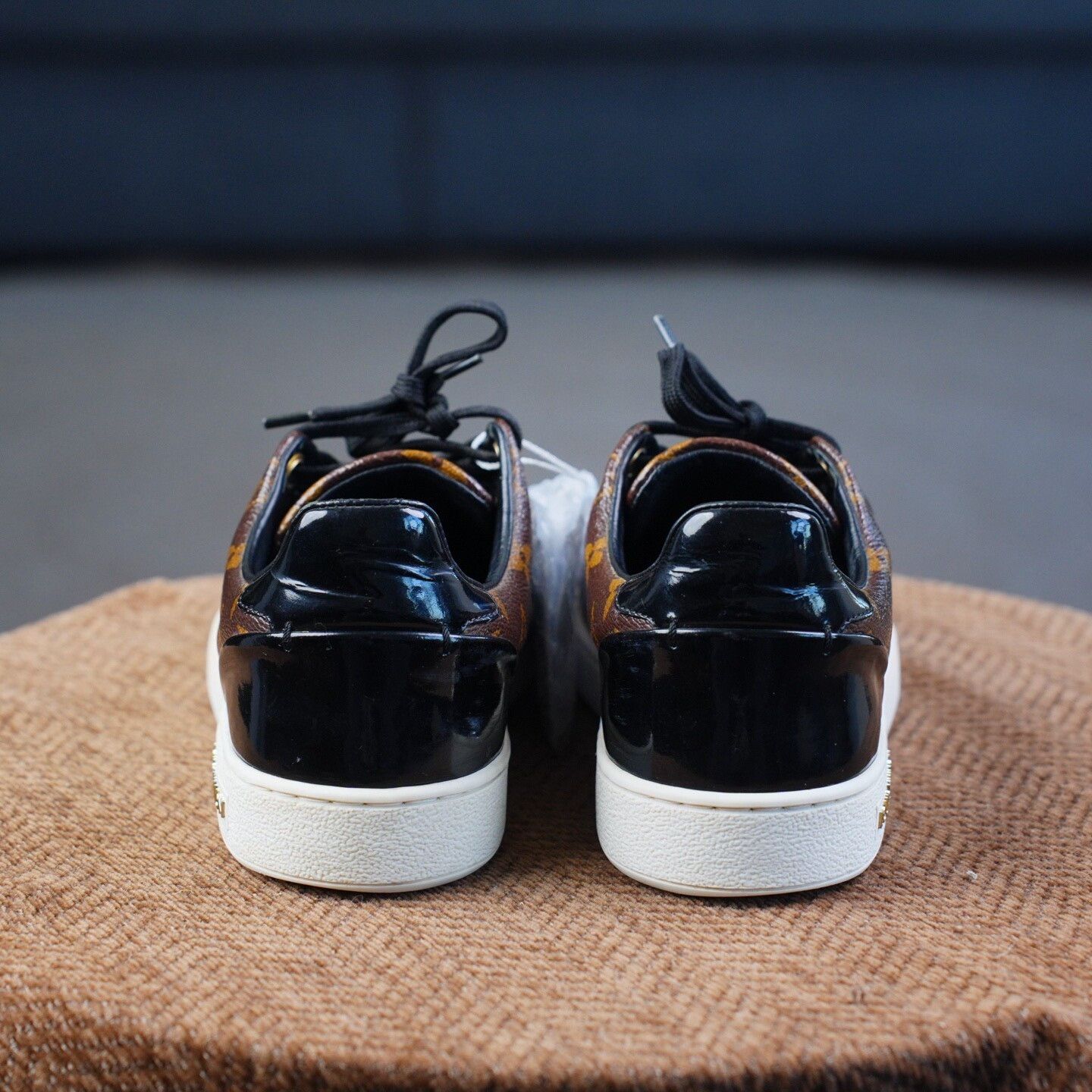 Louis Vuitton Louis Vuitton Casual Black Lowtop Sneakers us_6-5 Women Size US 6.5 / IT 36.5 - 6 Thumbnail