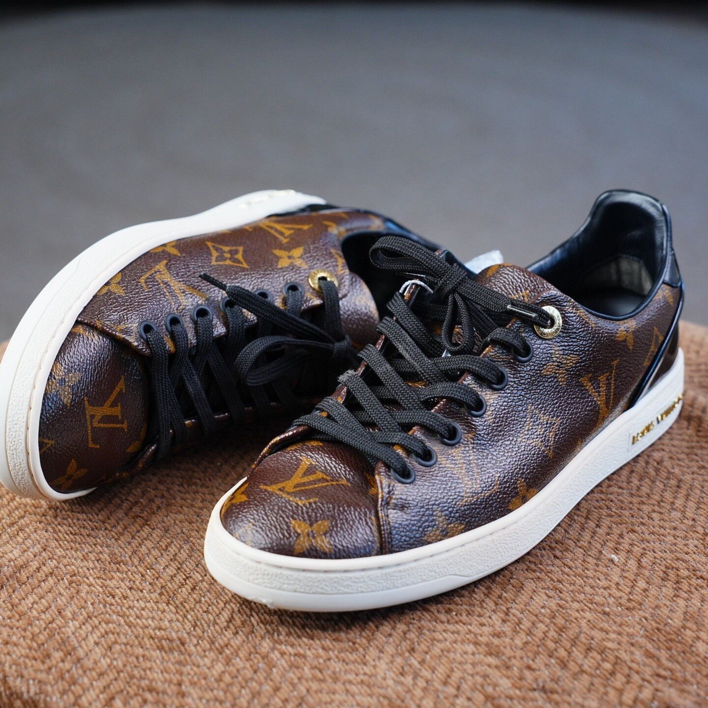 Louis Vuitton Louis Vuitton Casual Black Lowtop Sneakers us_6-5 Women Size US 6.5 / IT 36.5 - 2 Thumbnail