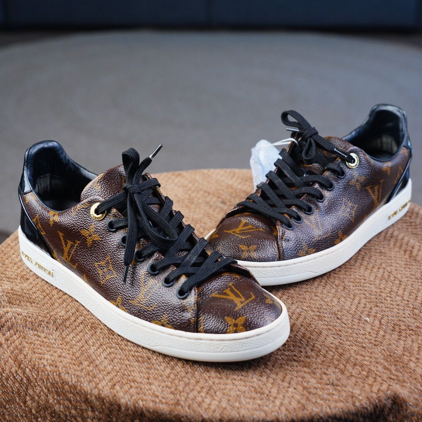Louis Vuitton Louis Vuitton Casual Black Lowtop Sneakers us_6-5 Women Size US 6.5 / IT 36.5 - 3 Thumbnail