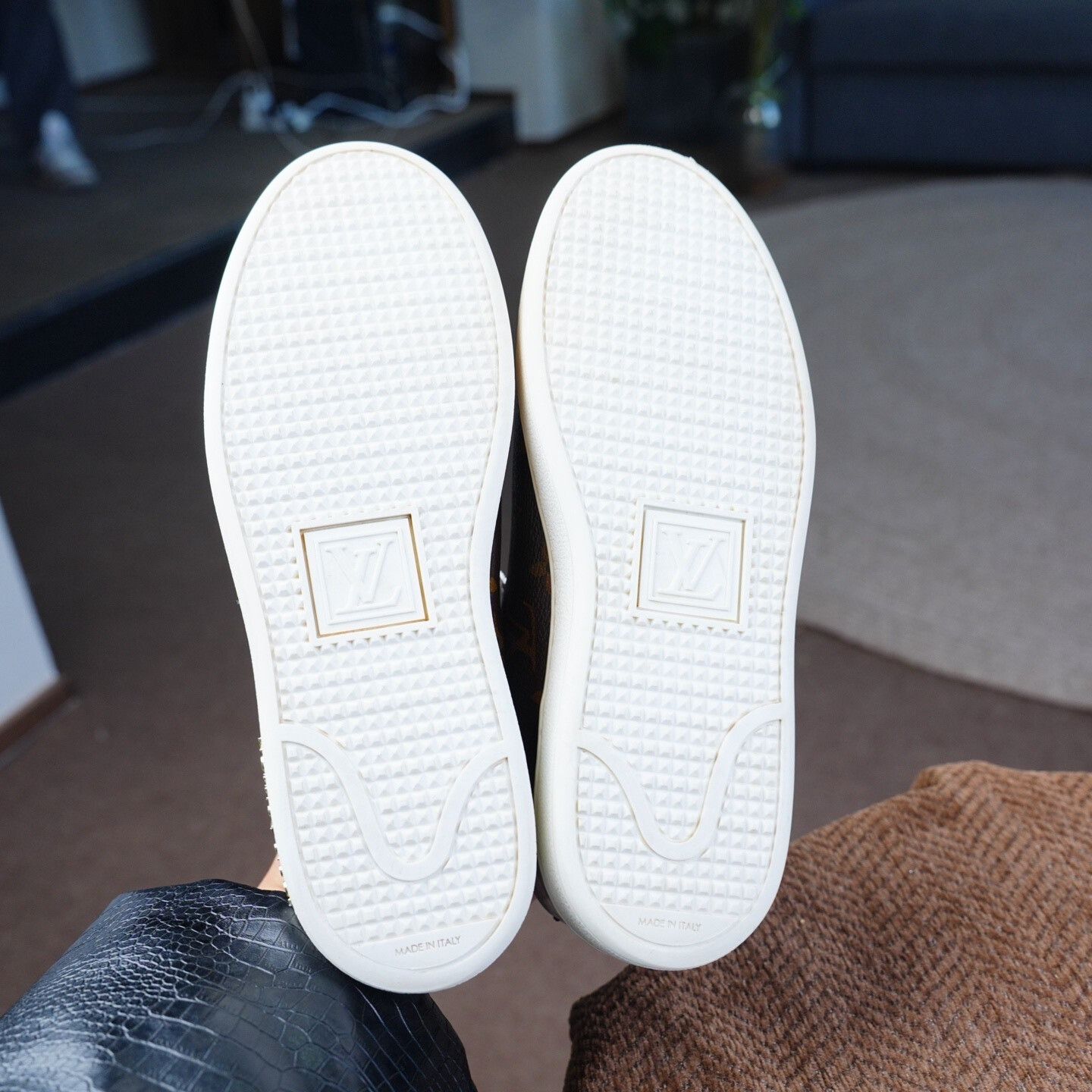 Louis Vuitton Louis Vuitton Casual Black Lowtop Sneakers us_6-5 Women Size US 6.5 / IT 36.5 - 7 Thumbnail