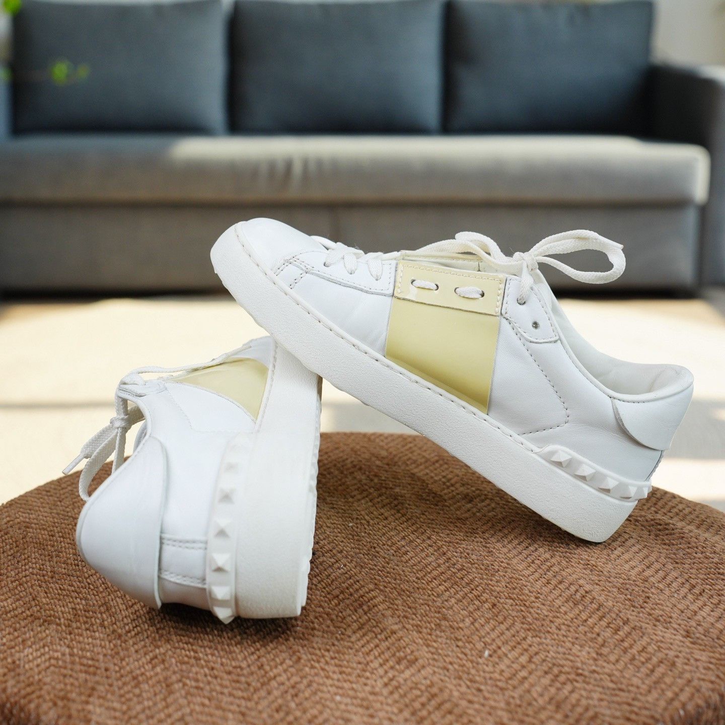 Valentino Valentino White Lowtop Sneakers us_6-5 Women Size US 6.5 / IT 36.5 - 8 Thumbnail