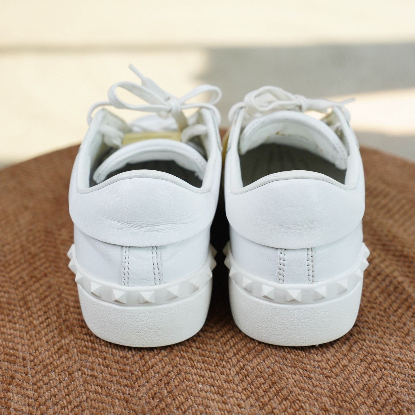 Valentino Valentino White Lowtop Sneakers us_6-5 Women Size US 6.5 / IT 36.5 - 6 Thumbnail