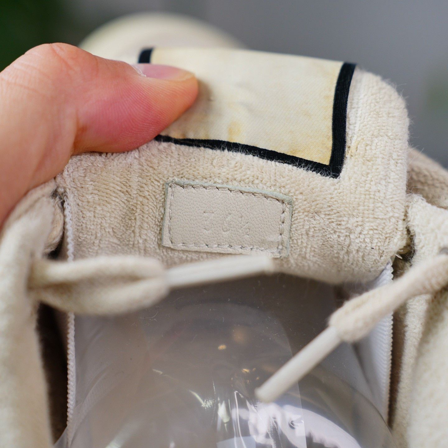 Gucci Gucci White Lowtop Sneakers us_6-5 Women Size US 6.5 / IT 36.5 - 6 Thumbnail