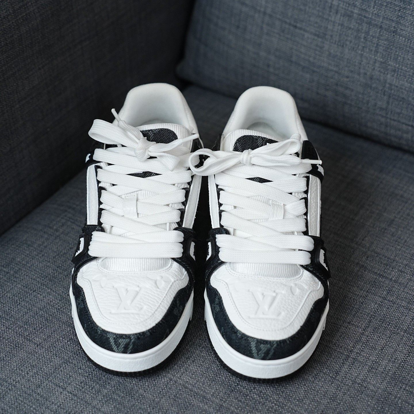 Louis Vuitton Louis Vuitton Training Denim Black Lowtop Sneakers Women Size US 6.5 / IT 36.5 - 4 Thumbnail