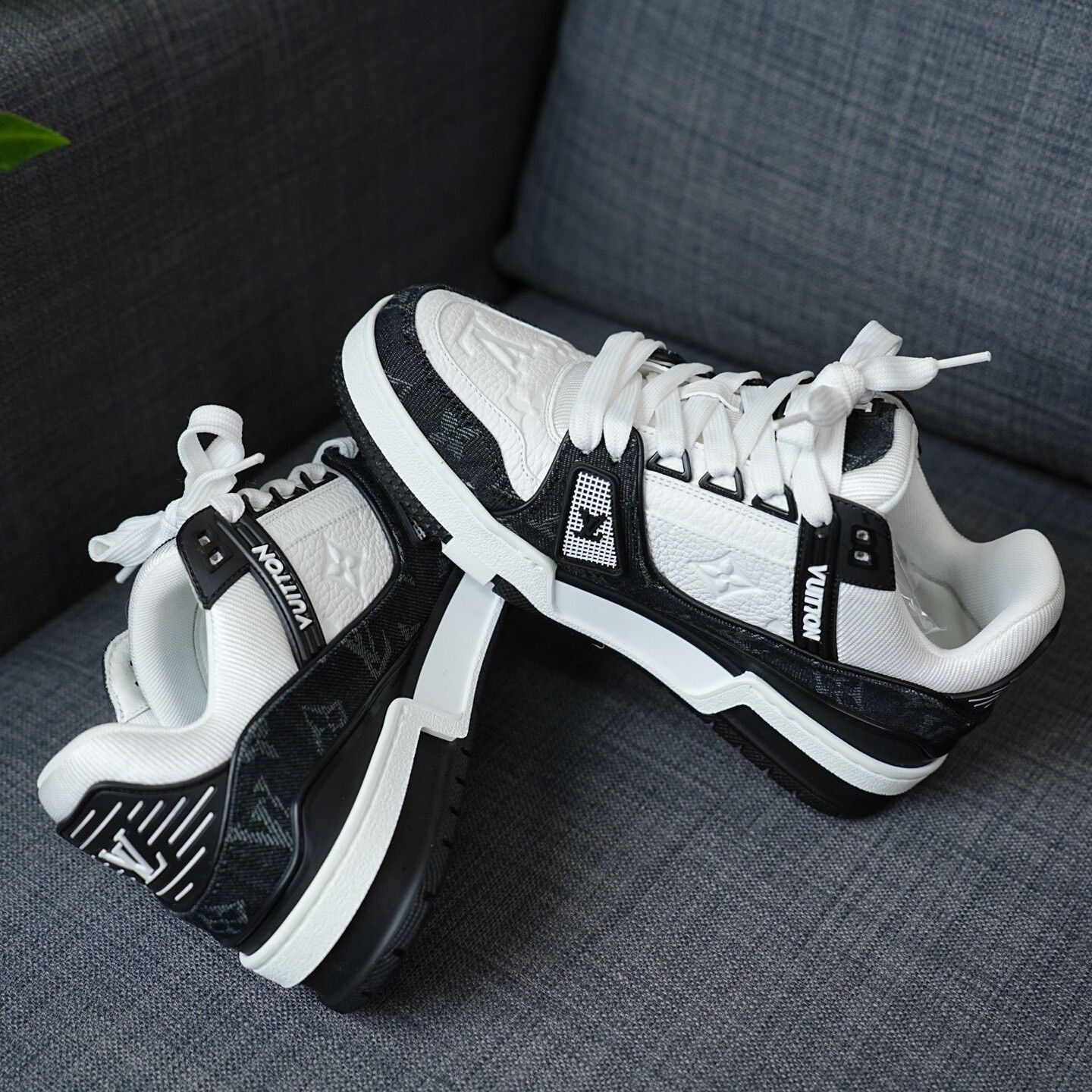 Louis Vuitton Louis Vuitton Training Denim Black Lowtop Sneakers Women Size US 6.5 / IT 36.5 - 6 Thumbnail