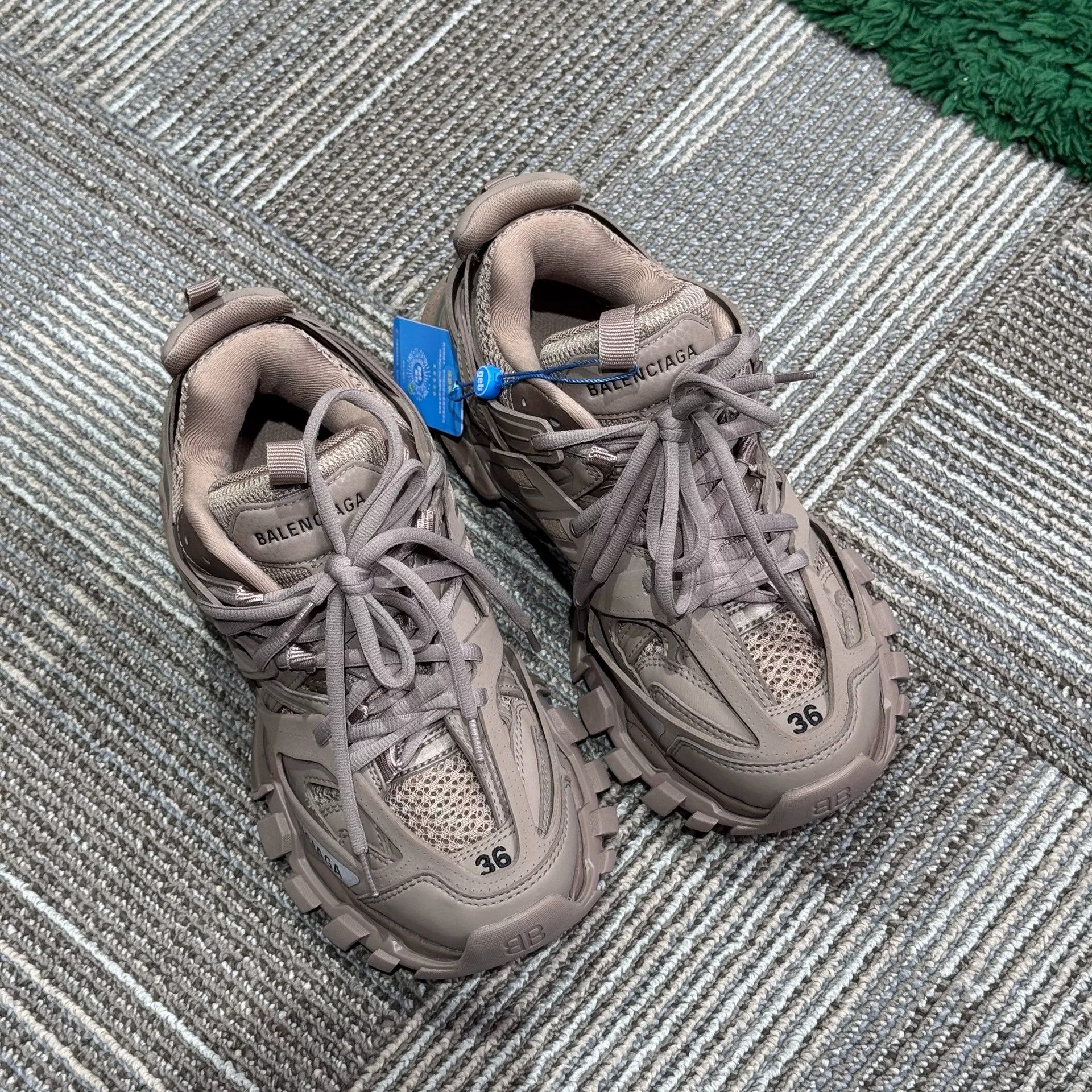 Balenciaga Balenciaga Brown Lowtop Sneakers us_6 Women Size US 6 / IT 36 - 2 Thumbnail