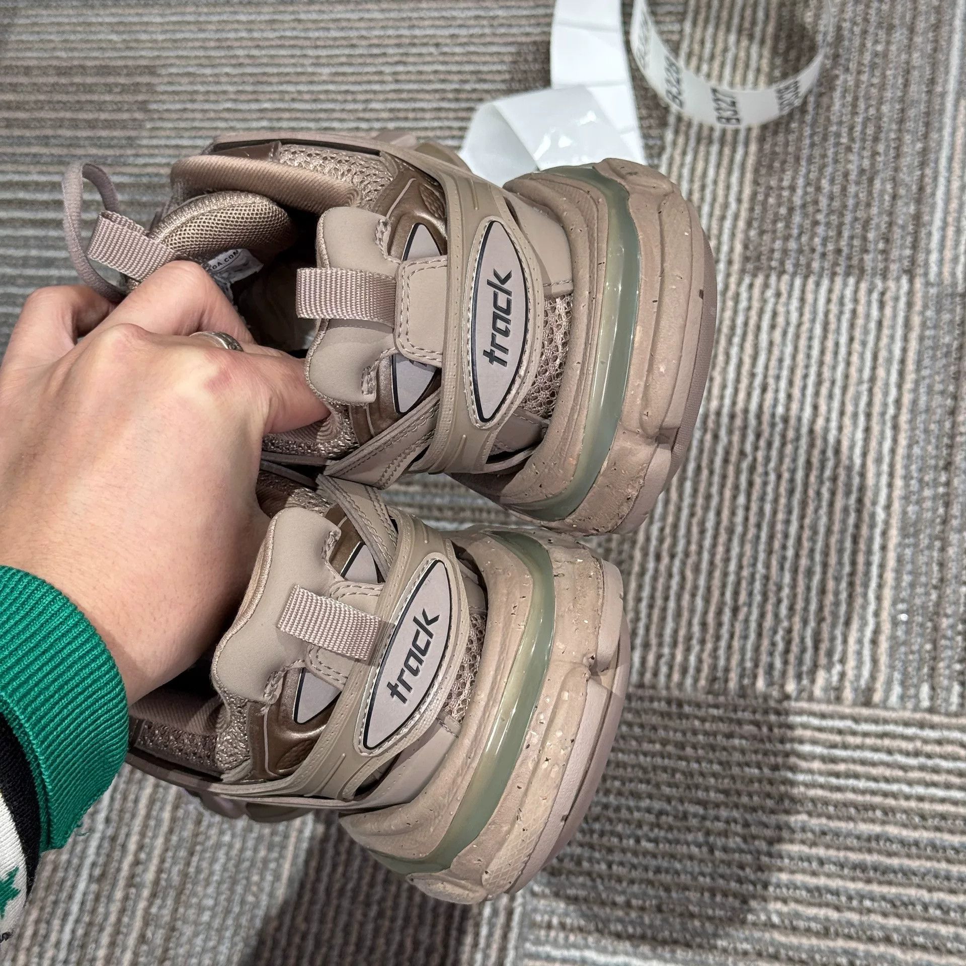 Balenciaga Balenciaga Brown Lowtop Sneakers us_6 Women Size US 6 / IT 36 - 6 Thumbnail