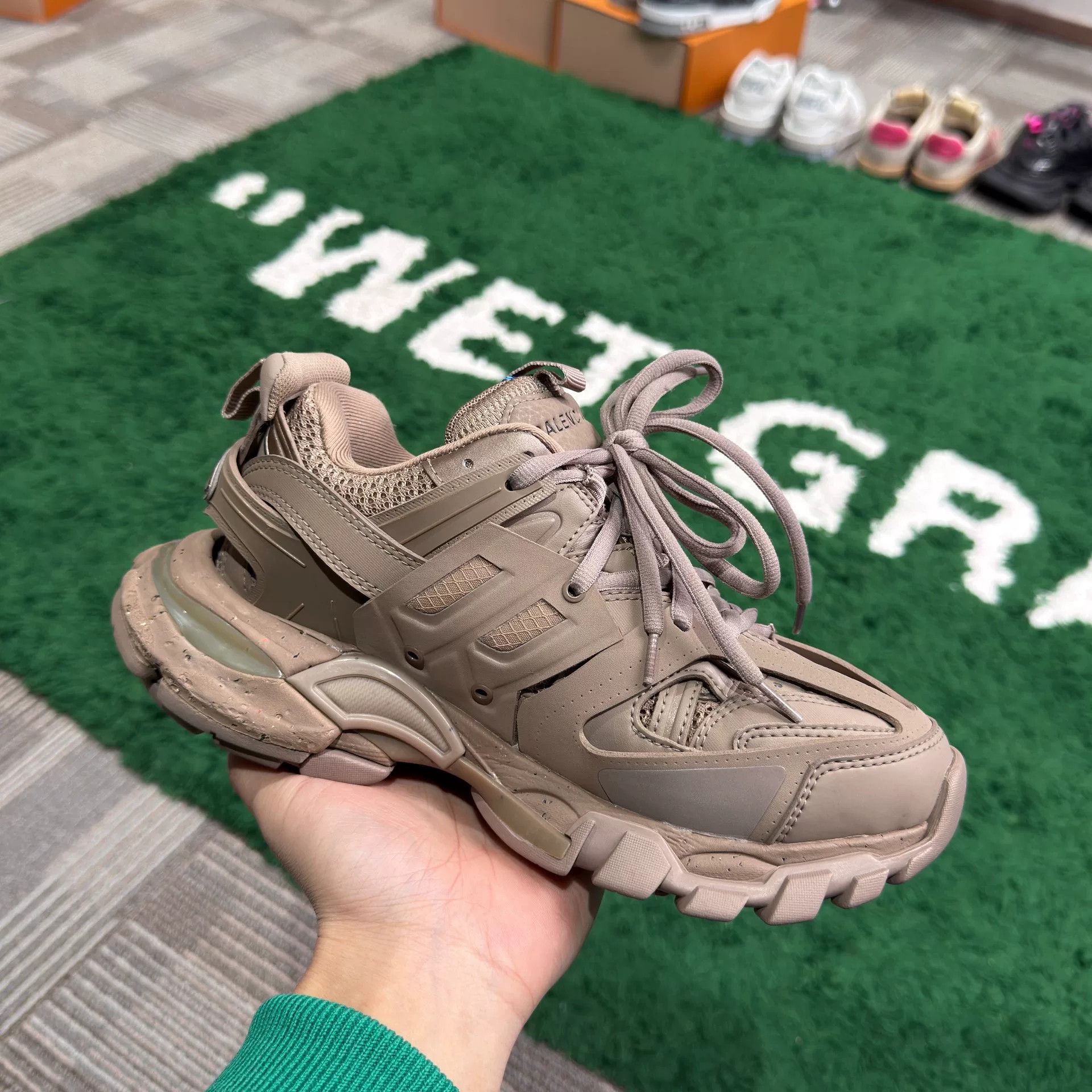 Balenciaga Balenciaga Brown Lowtop Sneakers us_6 Women Size US 6 / IT 36 - 5 Thumbnail