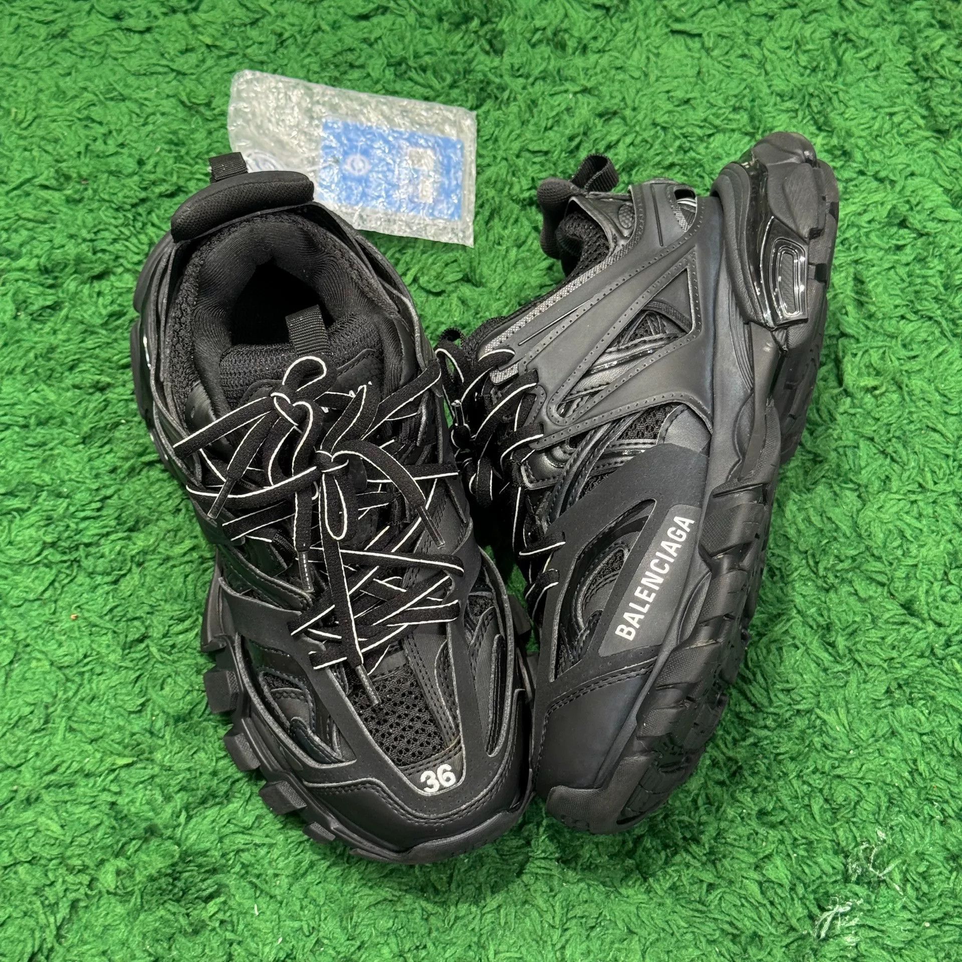 Balenciaga Balenciaga Black Lowtop Sneakers us_6 Women Size US 6 / IT 36 - 3 Thumbnail