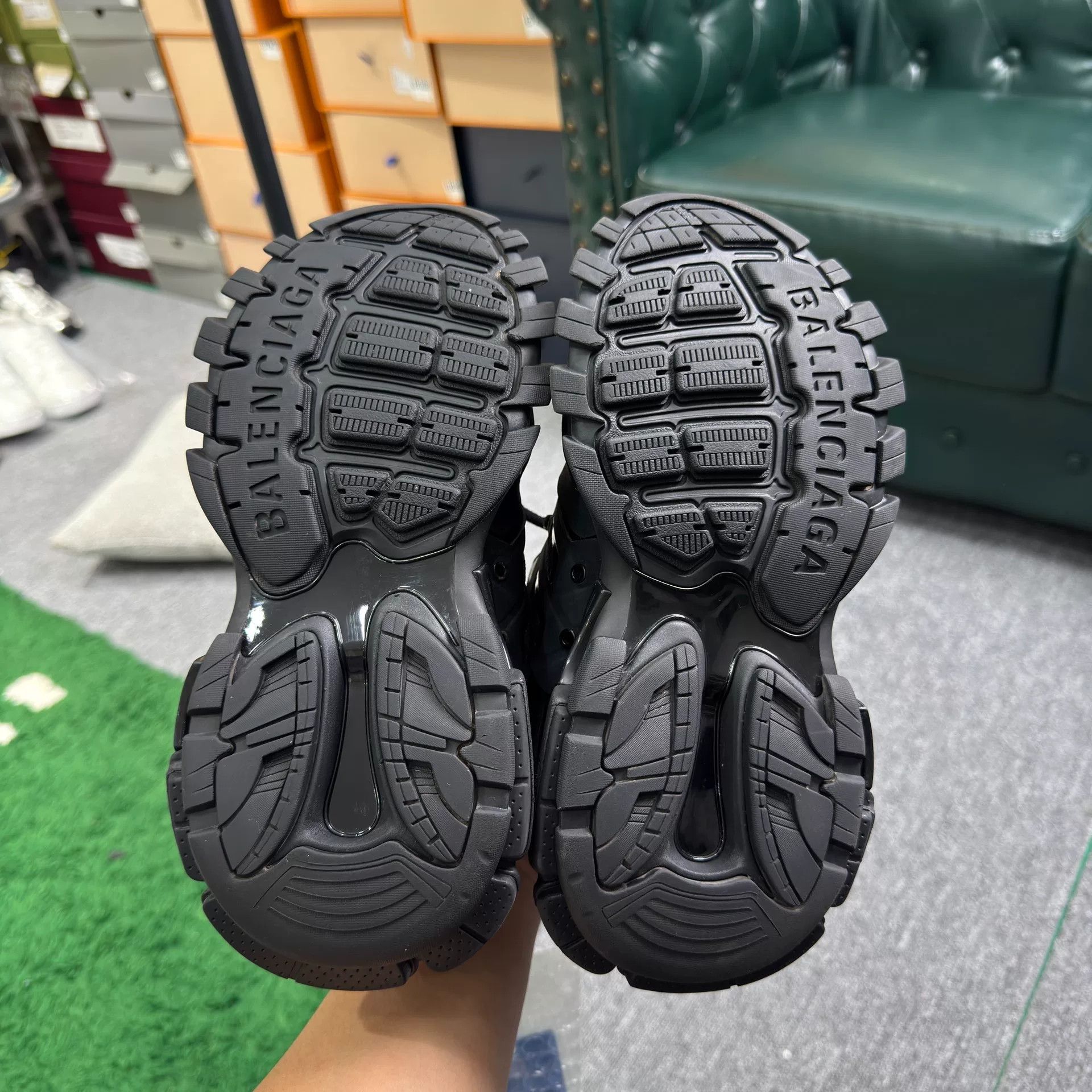 Balenciaga Balenciaga Black Lowtop Sneakers us_6 Women Size US 6 / IT 36 - 5 Thumbnail