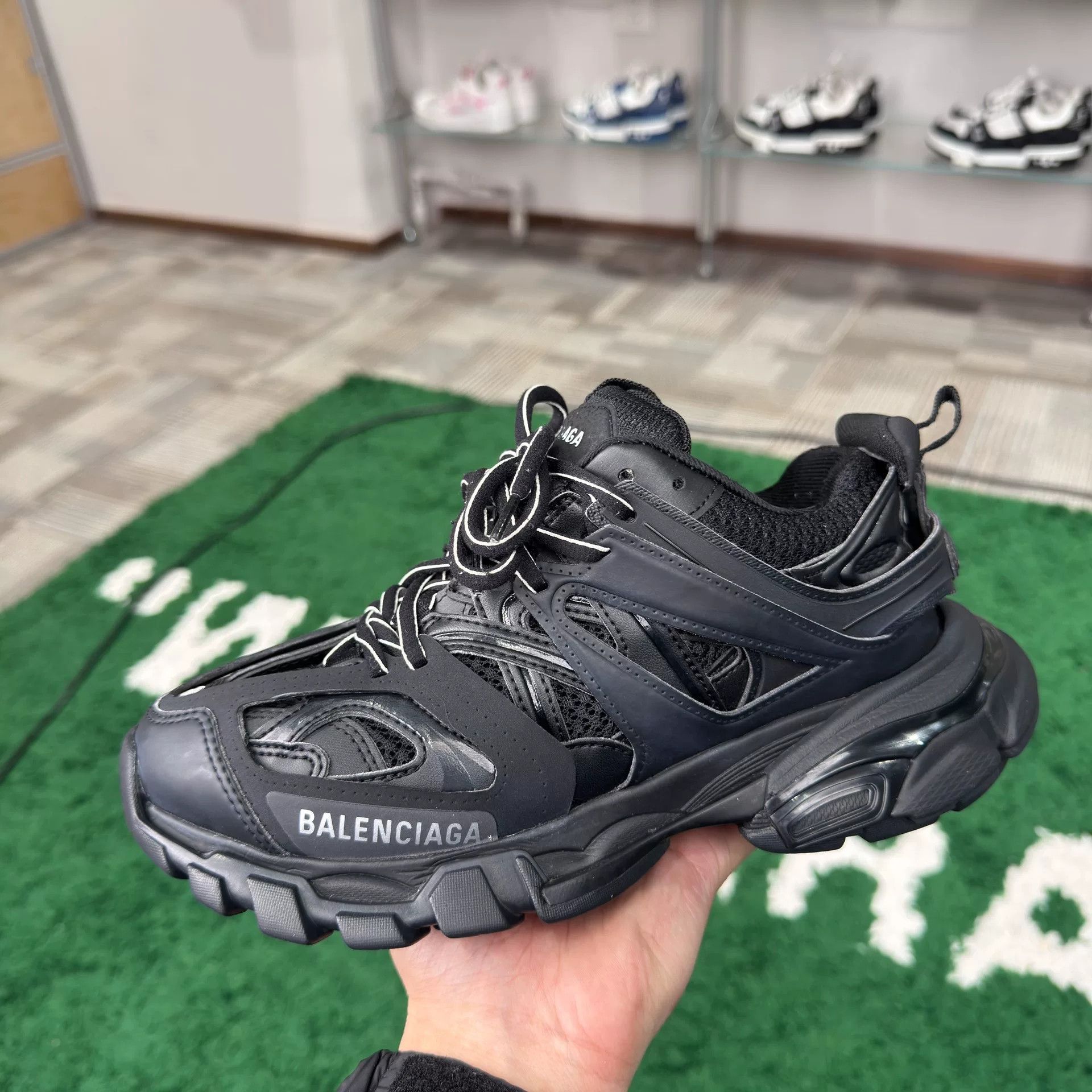 Balenciaga Balenciaga Black Lowtop Sneakers us_6 Women Size US 6 / IT 36 - 5 Thumbnail