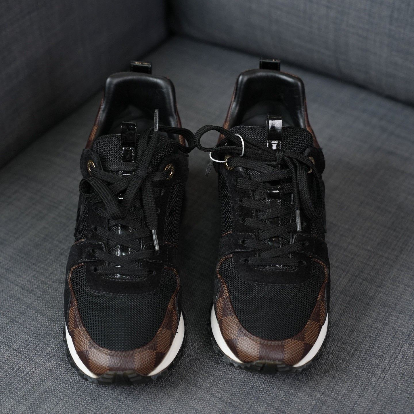 Louis Vuitton Louis Vuitton Black Lowtop Sneakers us_6 Women Size US 6 / IT 36 - 4 Thumbnail