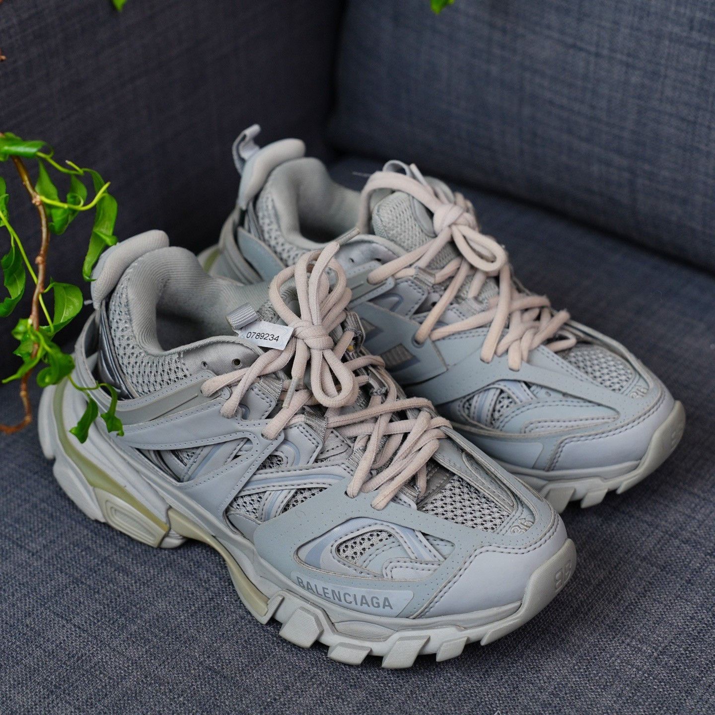 Balenciaga Balenciaga Gray Lowtop Sneakers us_6 Women Size US 6 / IT 36 - 6 Thumbnail