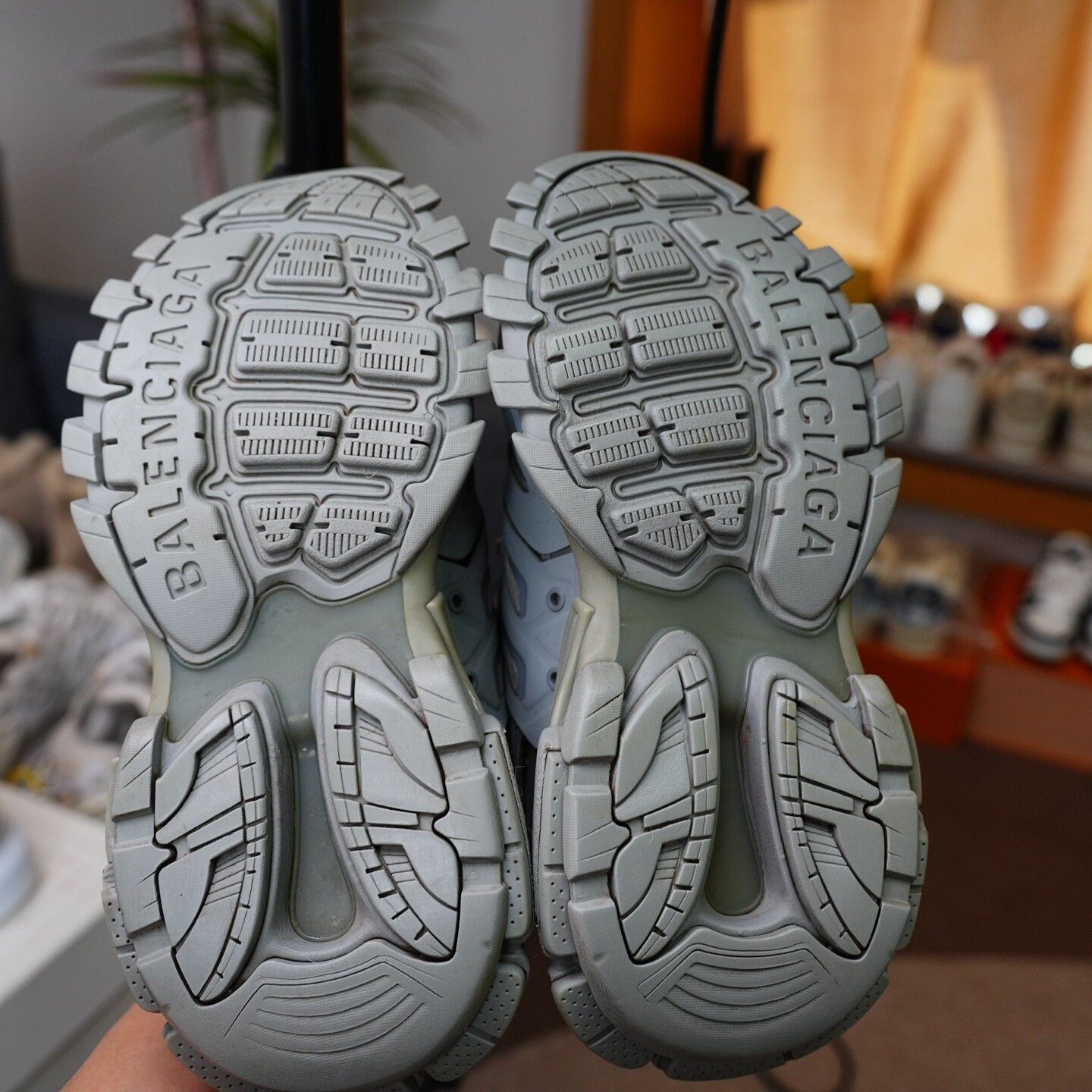 Balenciaga Balenciaga Gray Lowtop Sneakers us_6 Women Size US 6 / IT 36 - 8 Thumbnail