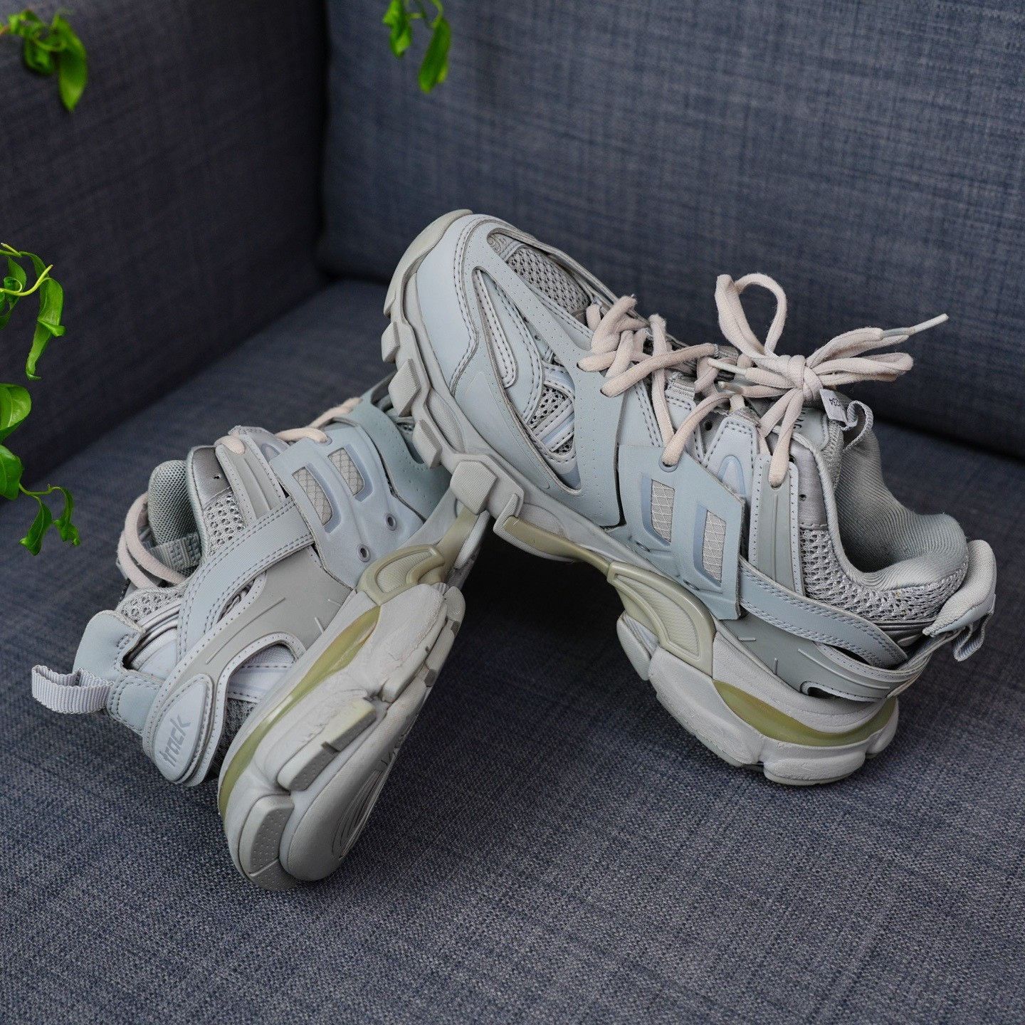 Balenciaga Balenciaga Gray Lowtop Sneakers us_6 Women Size US 6 / IT 36 - 7 Thumbnail