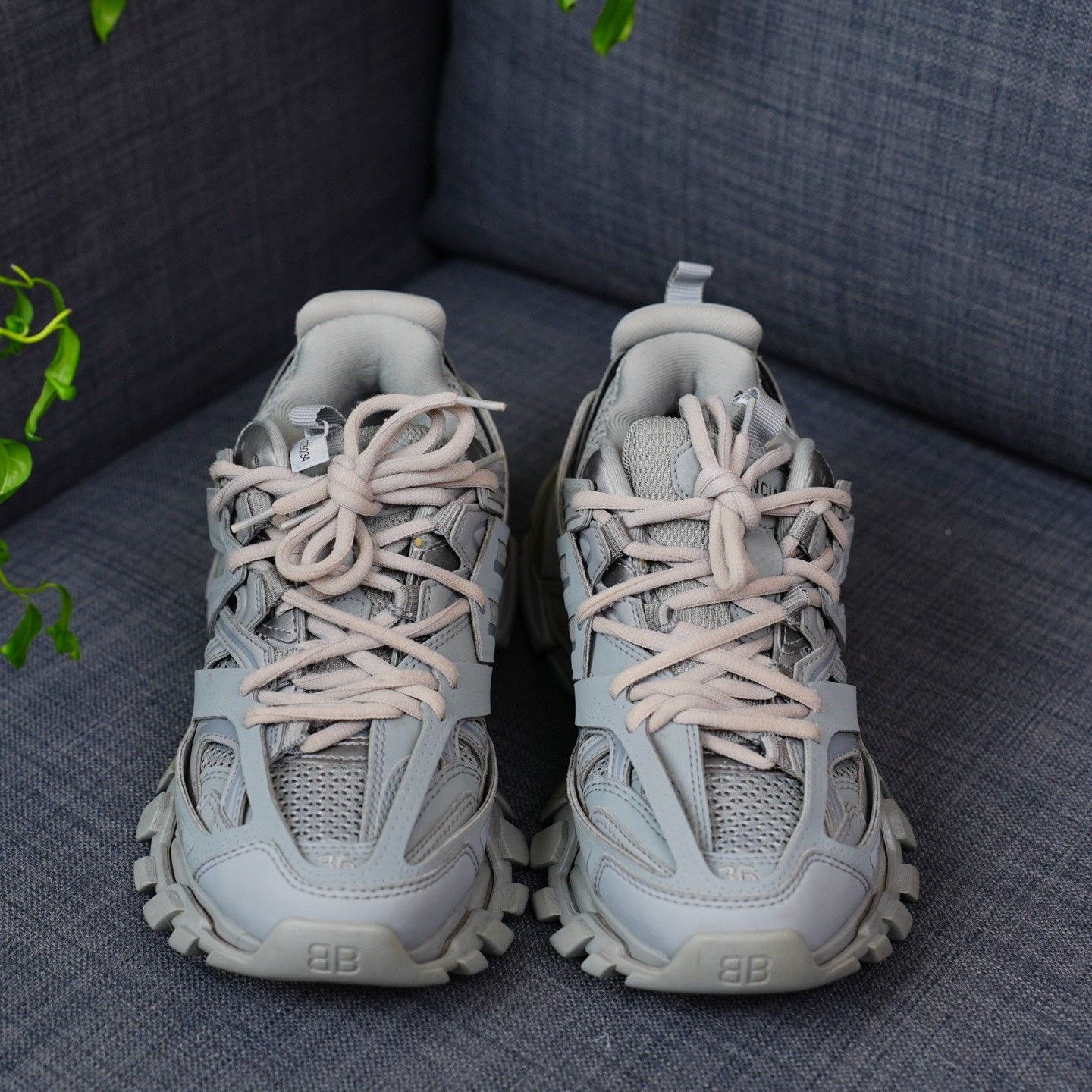 Balenciaga Balenciaga Gray Lowtop Sneakers us_6 Women Size US 6 / IT 36 - 4 Thumbnail