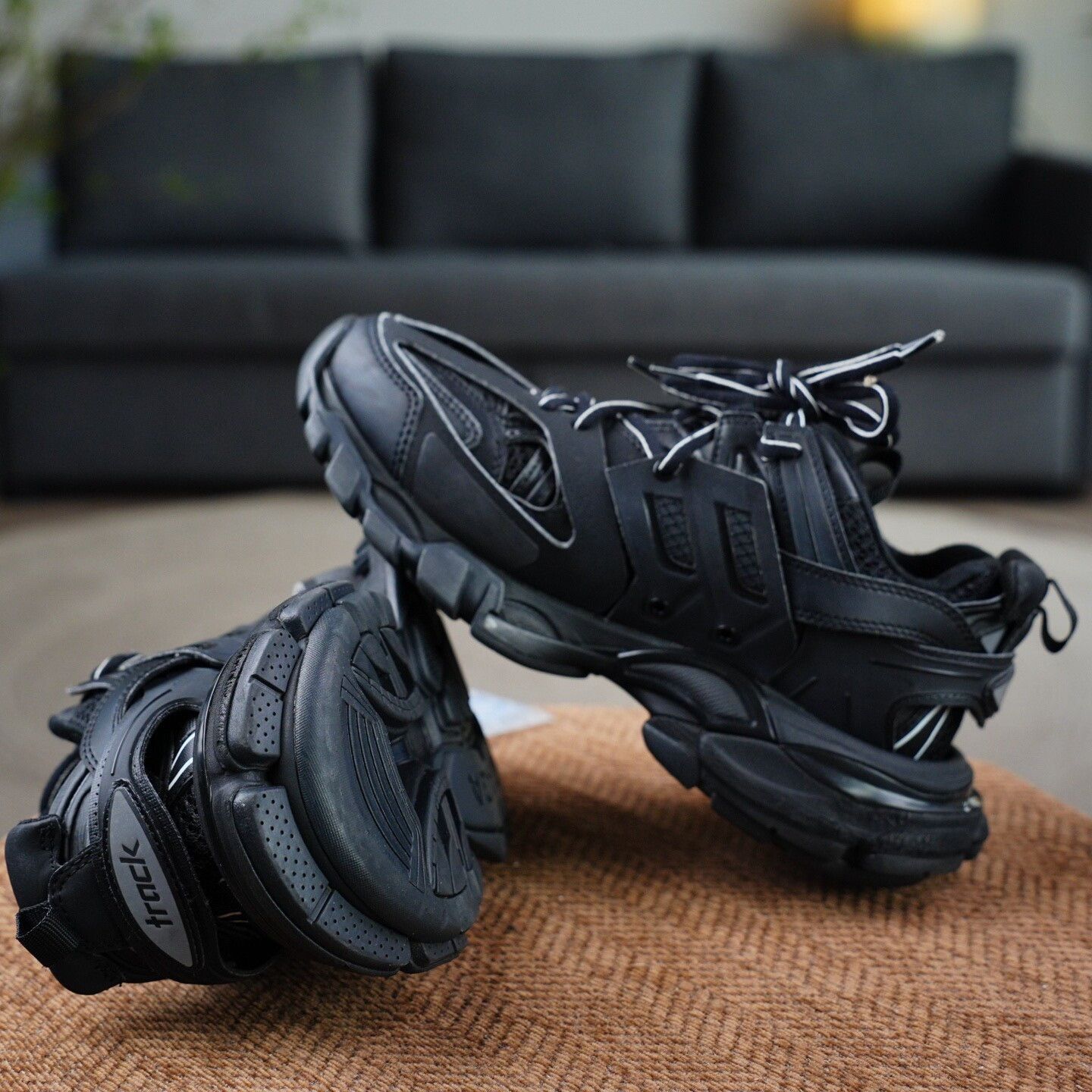 Balenciaga Balenciaga Black Lowtop Sneakers us_6 Women Size US 6 / IT 36 - 7 Thumbnail