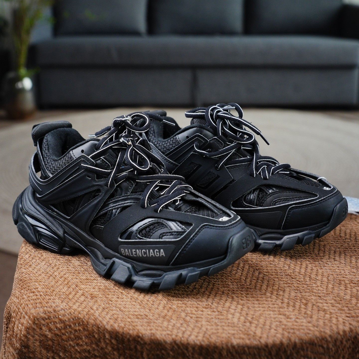 Balenciaga Balenciaga Black Lowtop Sneakers us_6 Women Size US 6 / IT 36 - 3 Thumbnail