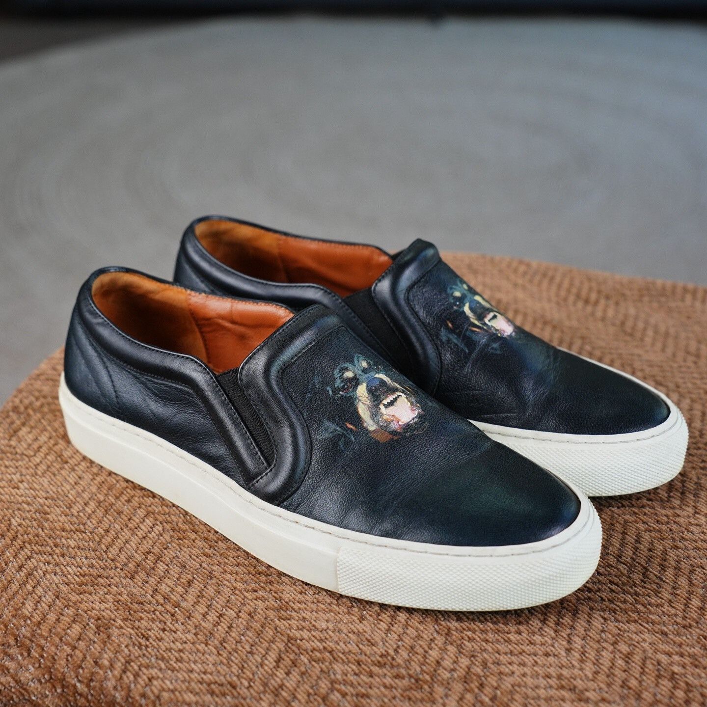 Givenchy Givenchy Black Lowtop Sneakers us_6 Women Size US 6 / IT 36 - 2 Thumbnail