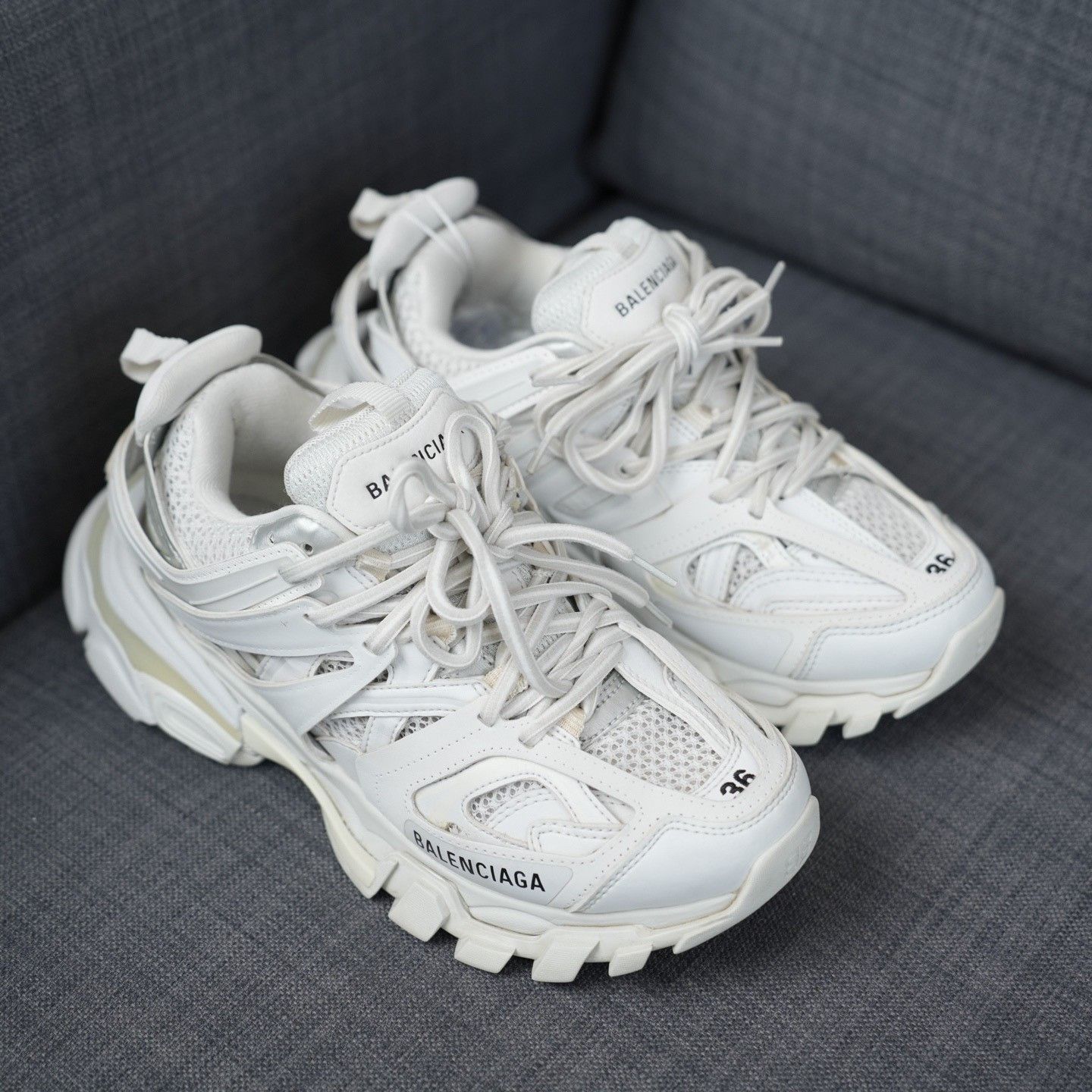 Balenciaga Balenciaga White Lowtop Sneakers us_6 Women Size US 6 / IT 36 - 5 Thumbnail