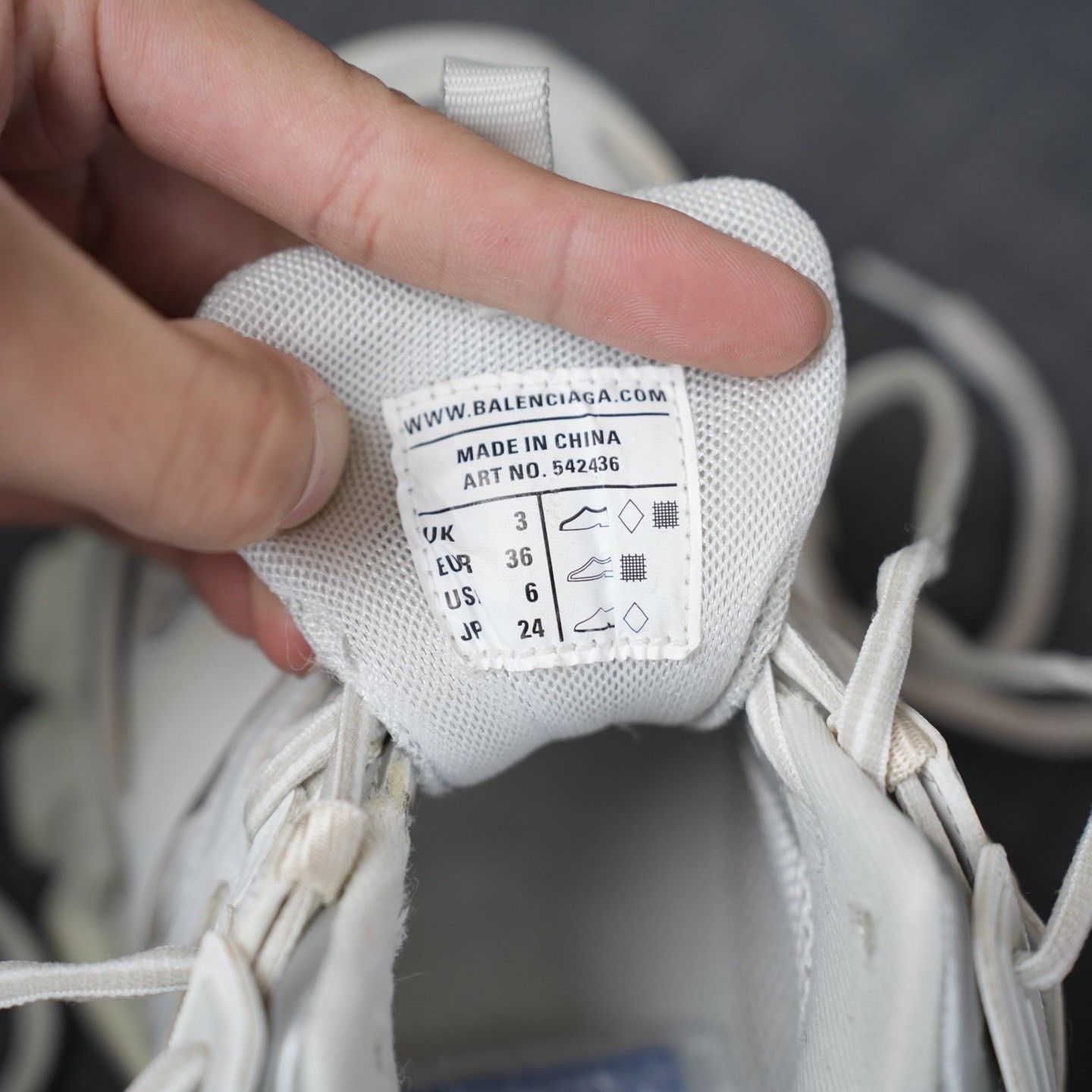 Balenciaga Balenciaga White Lowtop Sneakers us_6 Women Size US 6 / IT 36 - 8 Thumbnail