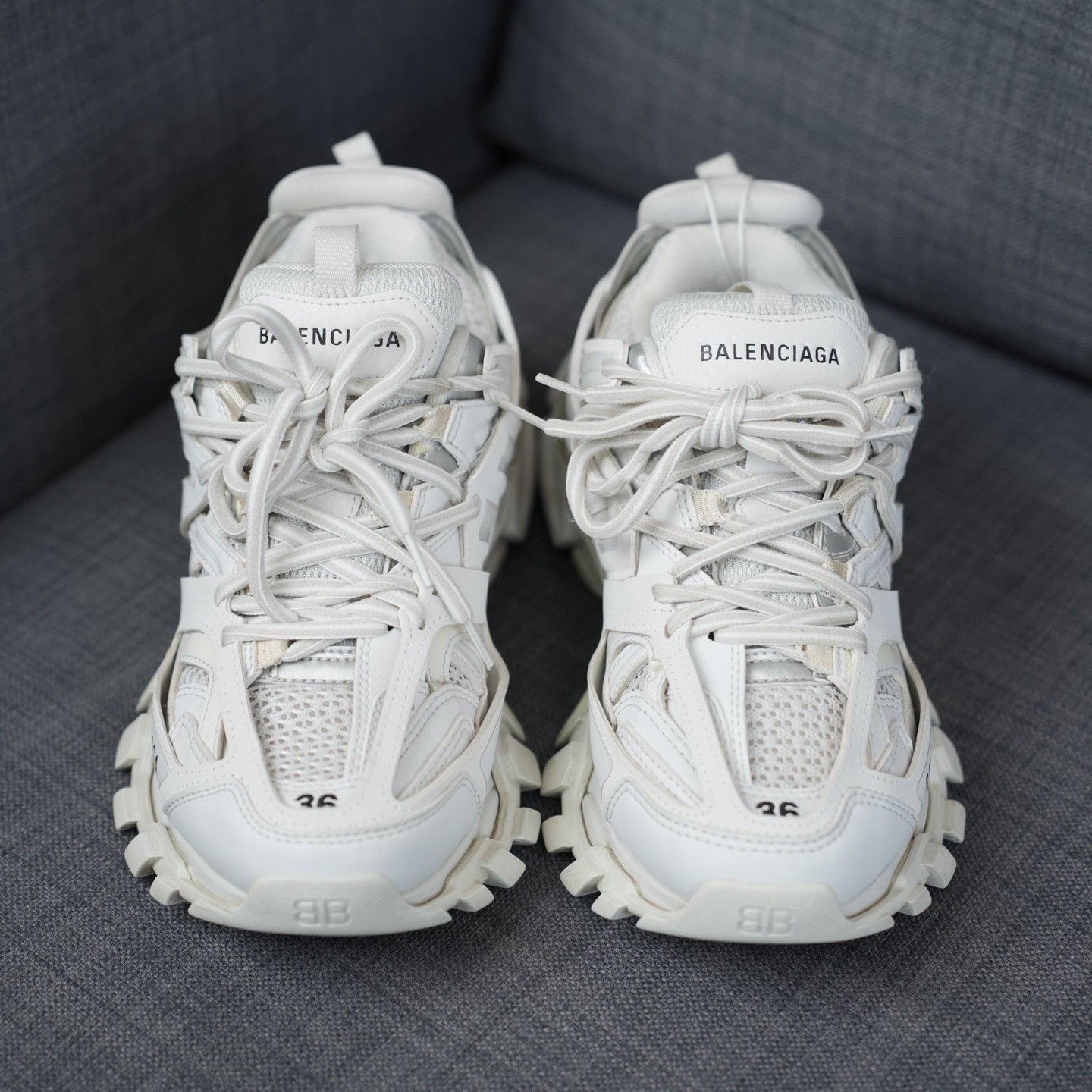 Balenciaga Balenciaga White Lowtop Sneakers us_6 Women Size US 6 / IT 36 - 4 Thumbnail