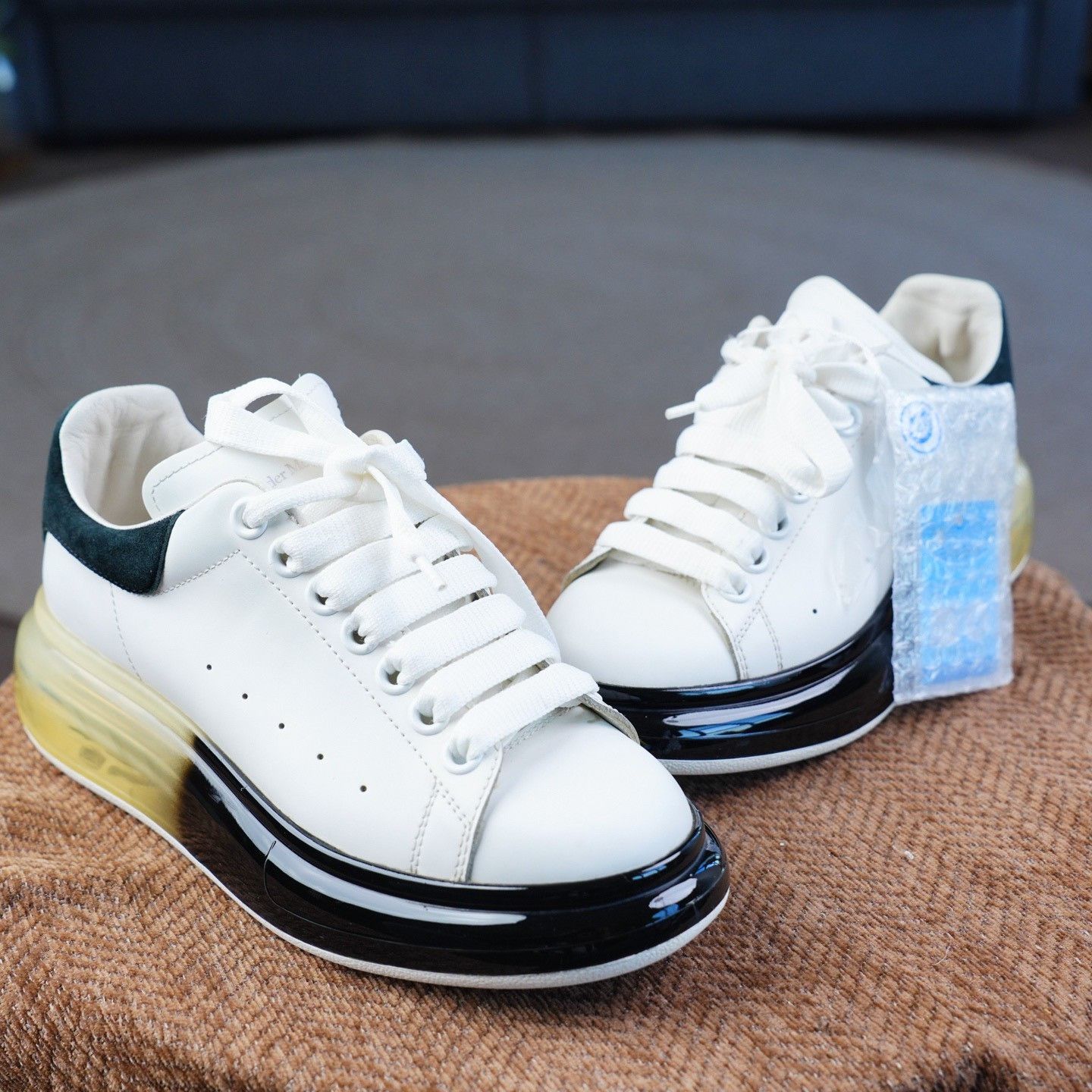 Alexander McQueen Alexander McQueen Black Lowtop Sneakers us_6 Women Size US 6 / IT 36 - 3 Thumbnail
