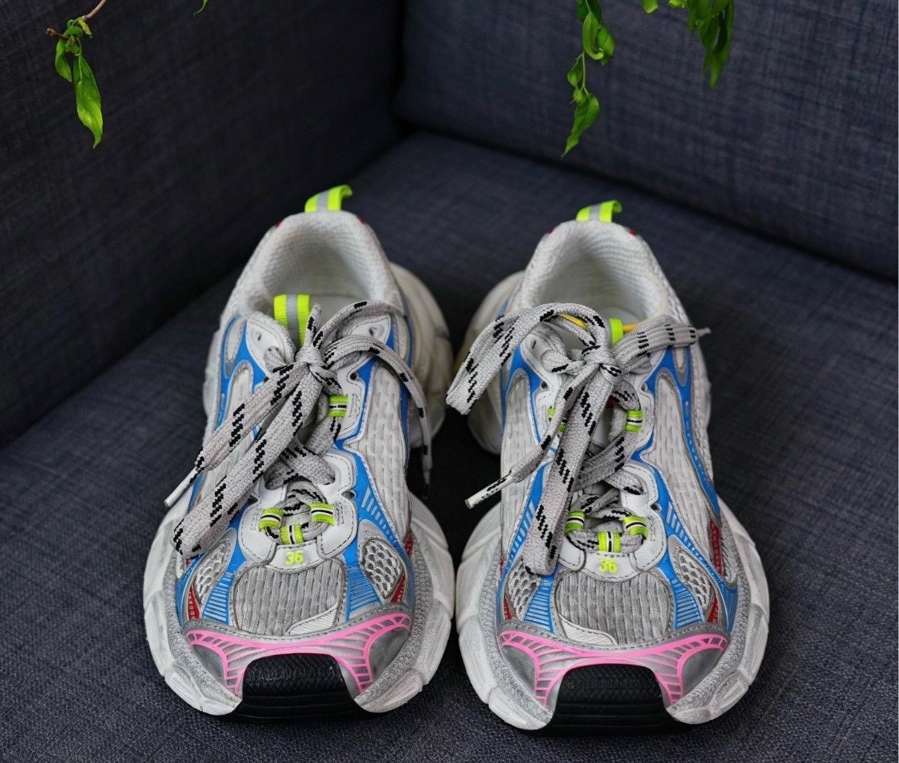 Balenciaga Balenciaga Blue Lowtop Sneakers us_6 Women Size US 6 / IT 36 - 4 Thumbnail