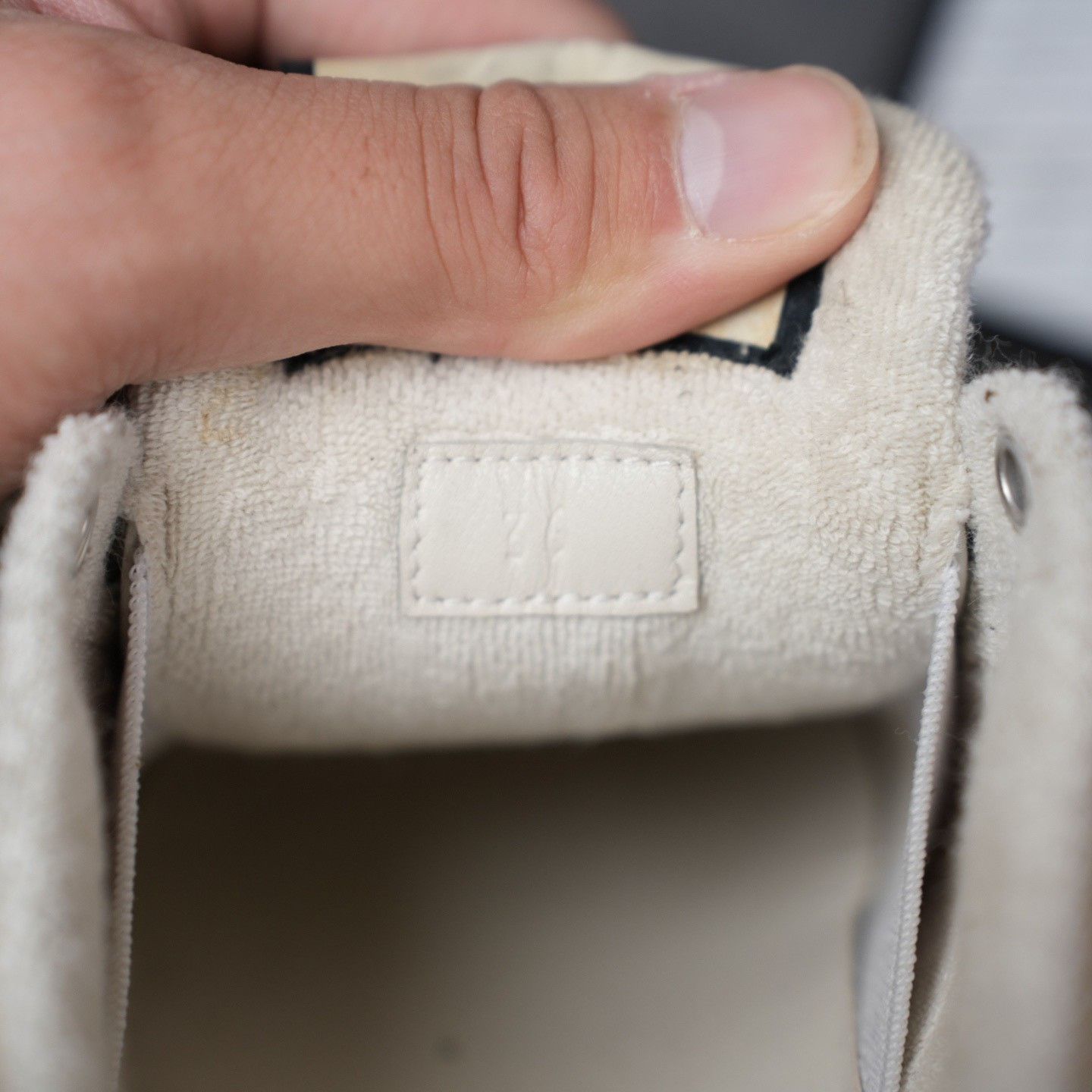 Gucci Gucci Distressed Green Lowtop Sneakers us_6 Women Size US 6 / IT 36 - 7 Thumbnail