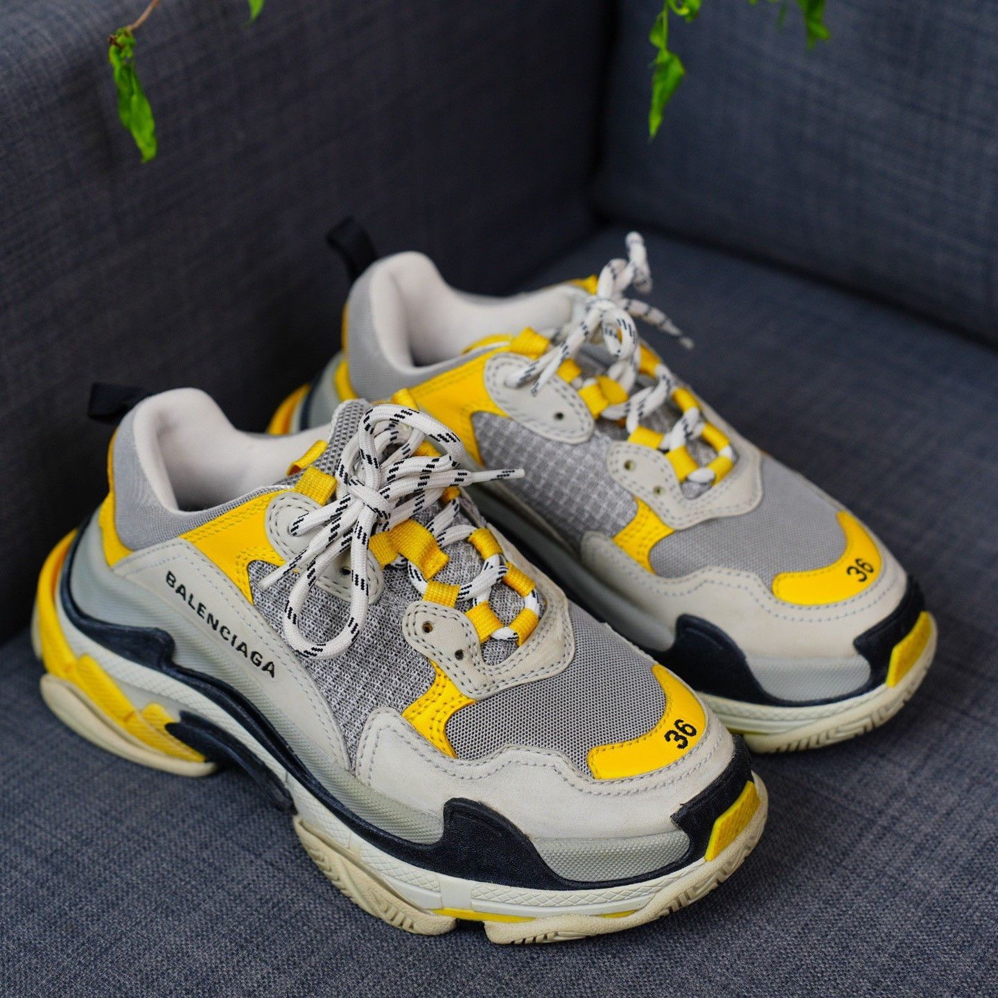 Balenciaga Balenciaga Yellow Lowtop Sneakers us_6 Women Size US 6 / IT 36 - 5 Thumbnail