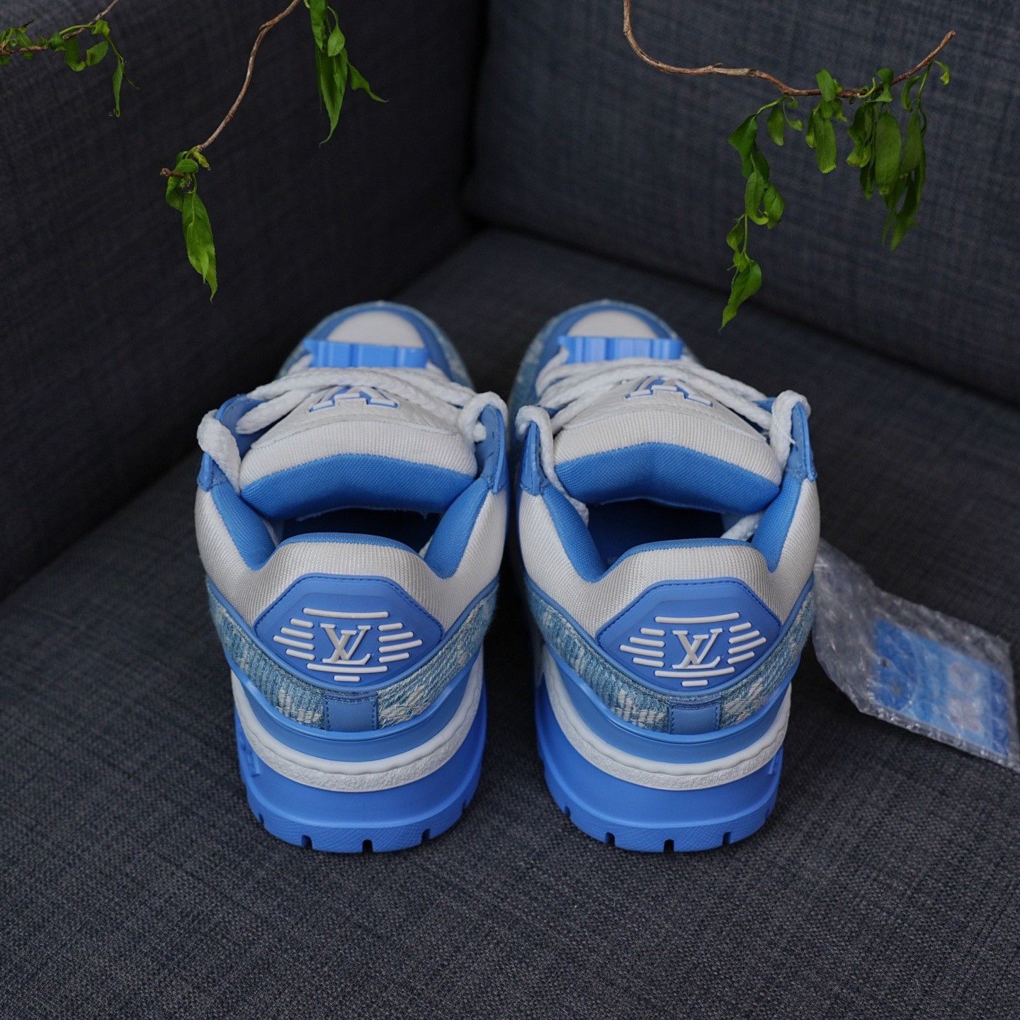 Louis Vuitton Louis Vuitton Training Blue Lowtop Sneakers us_6 Women Size US 6 / IT 36 - 5 Thumbnail