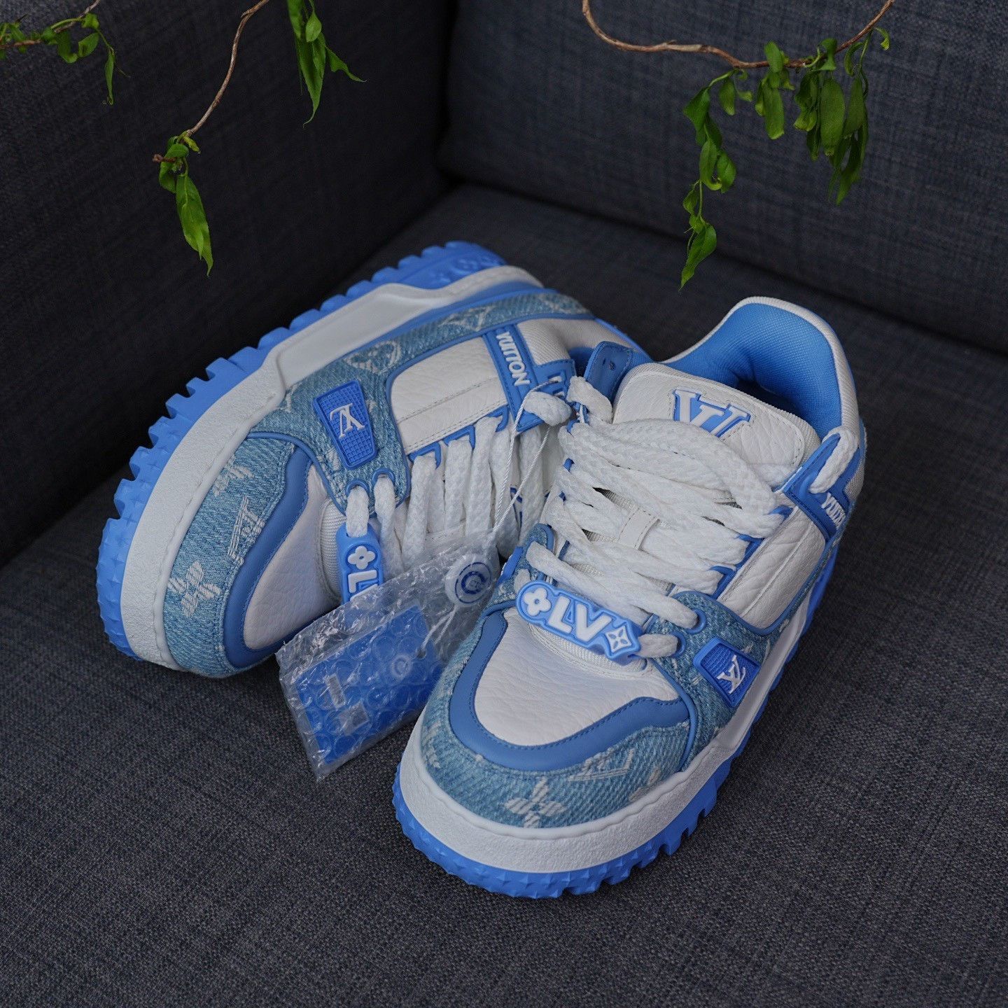 Louis Vuitton Louis Vuitton Training Blue Lowtop Sneakers us_6 Women Size US 6 / IT 36 - 2 Thumbnail