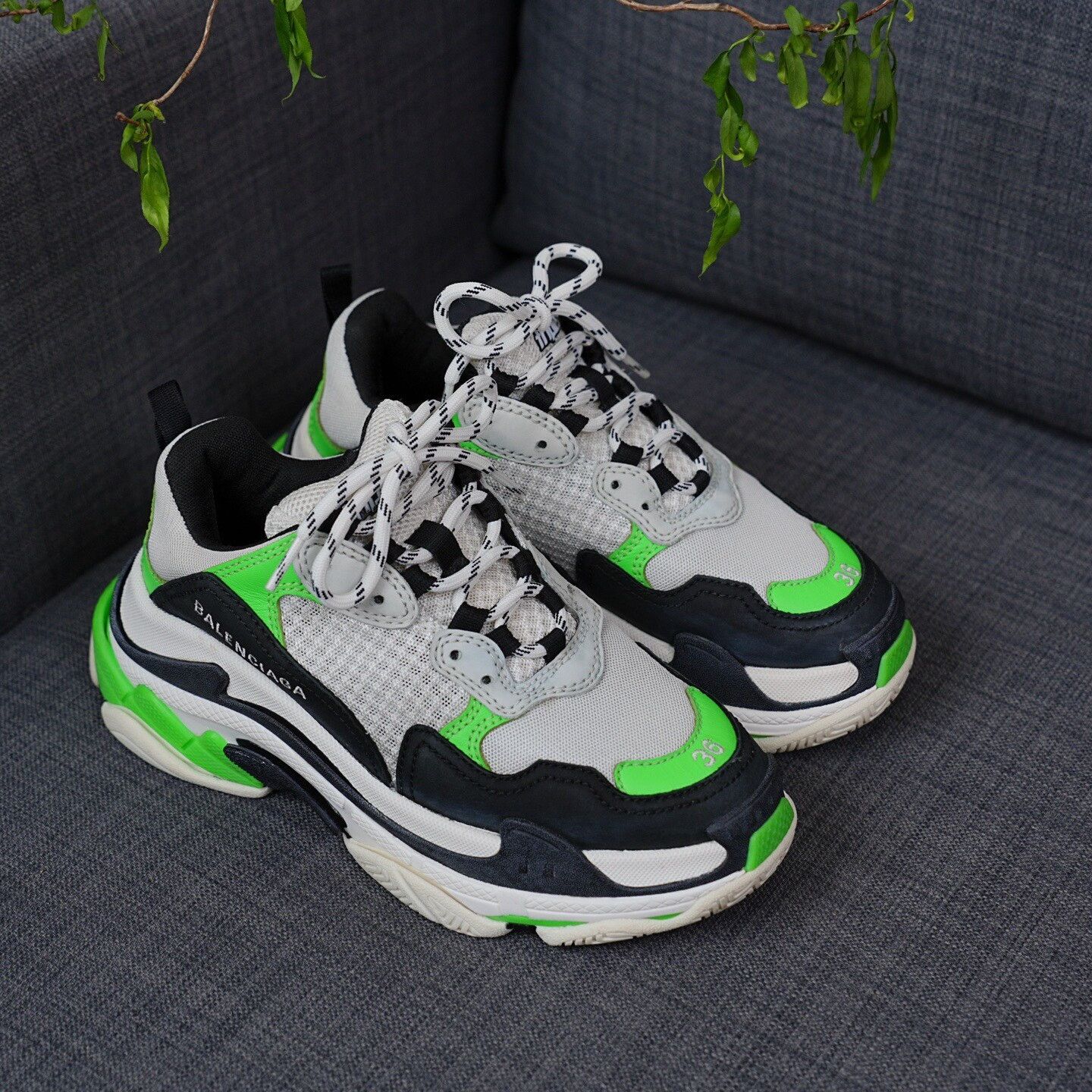 Balenciaga Balenciaga Green Lowtop Sneakers us_6 Women Size US 6 / IT 36 - 6 Thumbnail