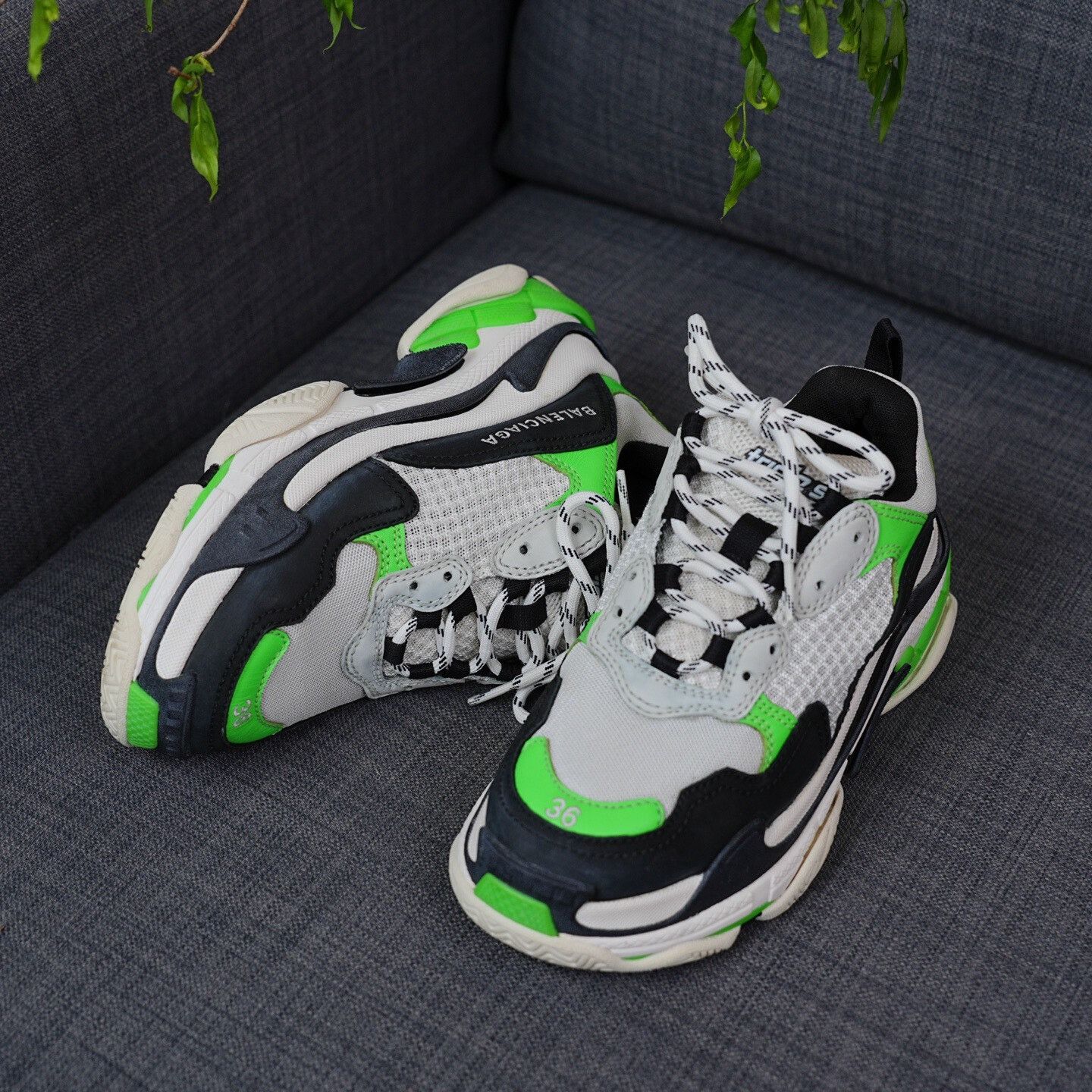 Balenciaga Balenciaga Green Lowtop Sneakers us_6 Women Size US 6 / IT 36 - 2 Thumbnail
