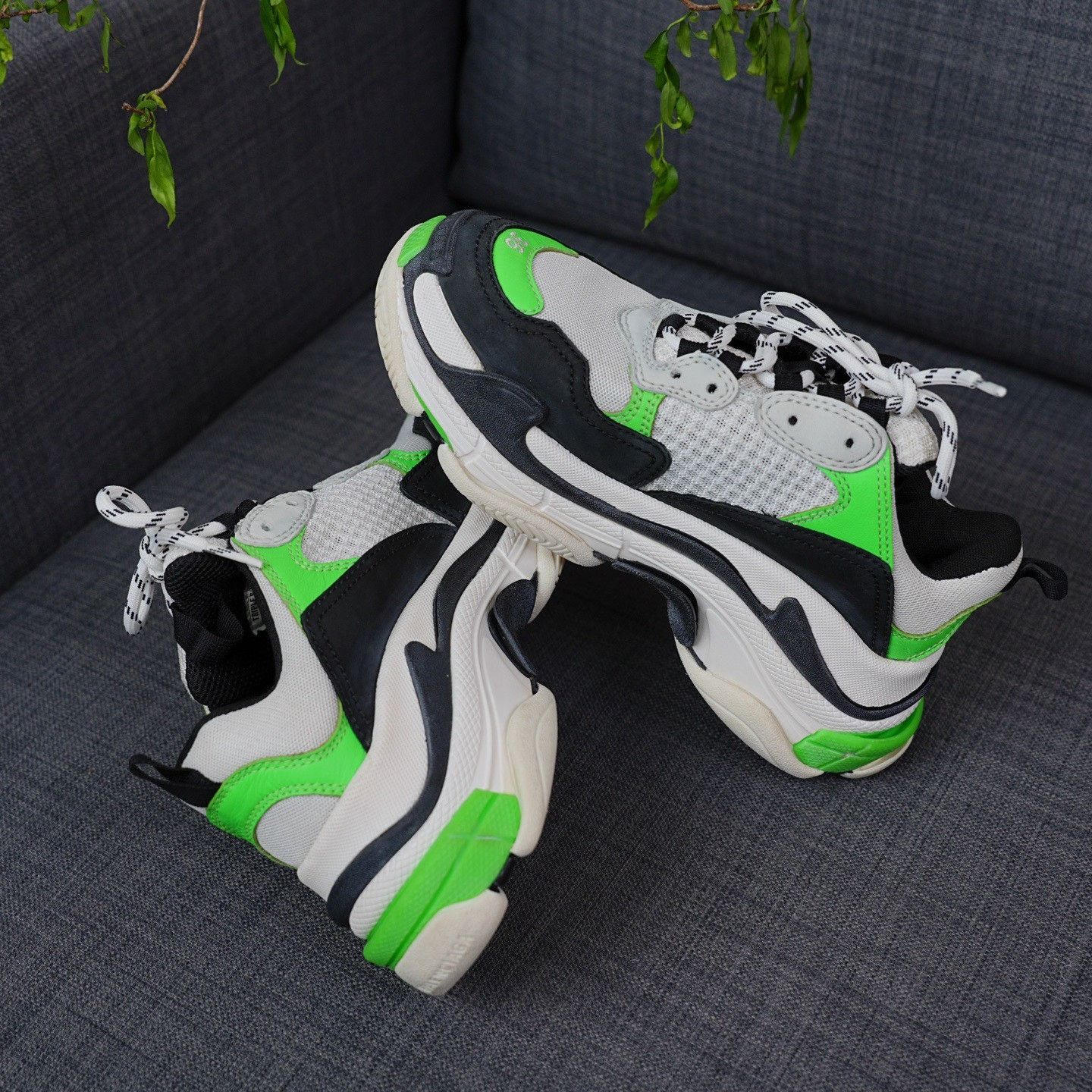 Balenciaga Balenciaga Green Lowtop Sneakers us_6 Women Size US 6 / IT 36 - 8 Thumbnail