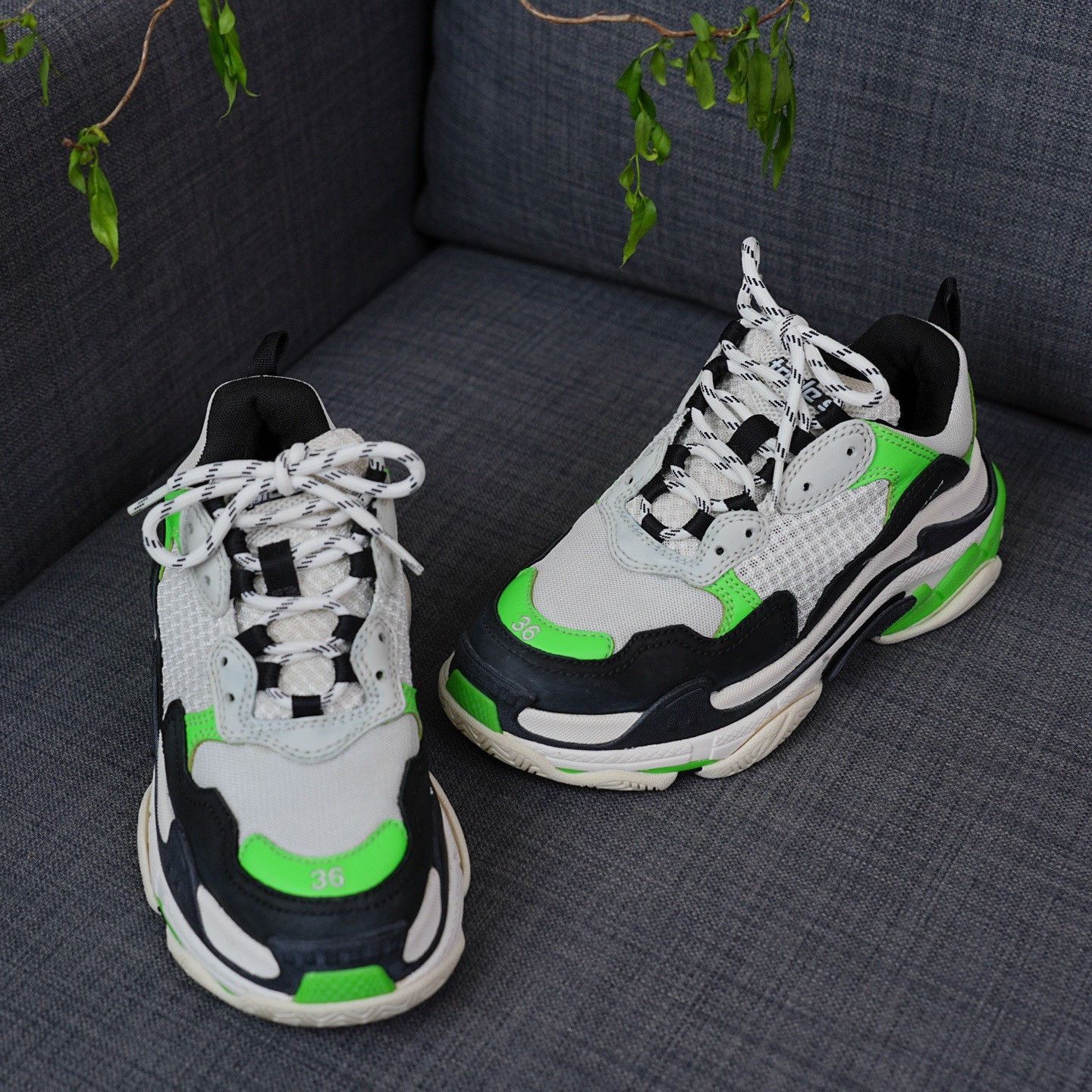 Balenciaga Balenciaga Green Lowtop Sneakers us_6 Women Size US 6 / IT 36 - 3 Thumbnail