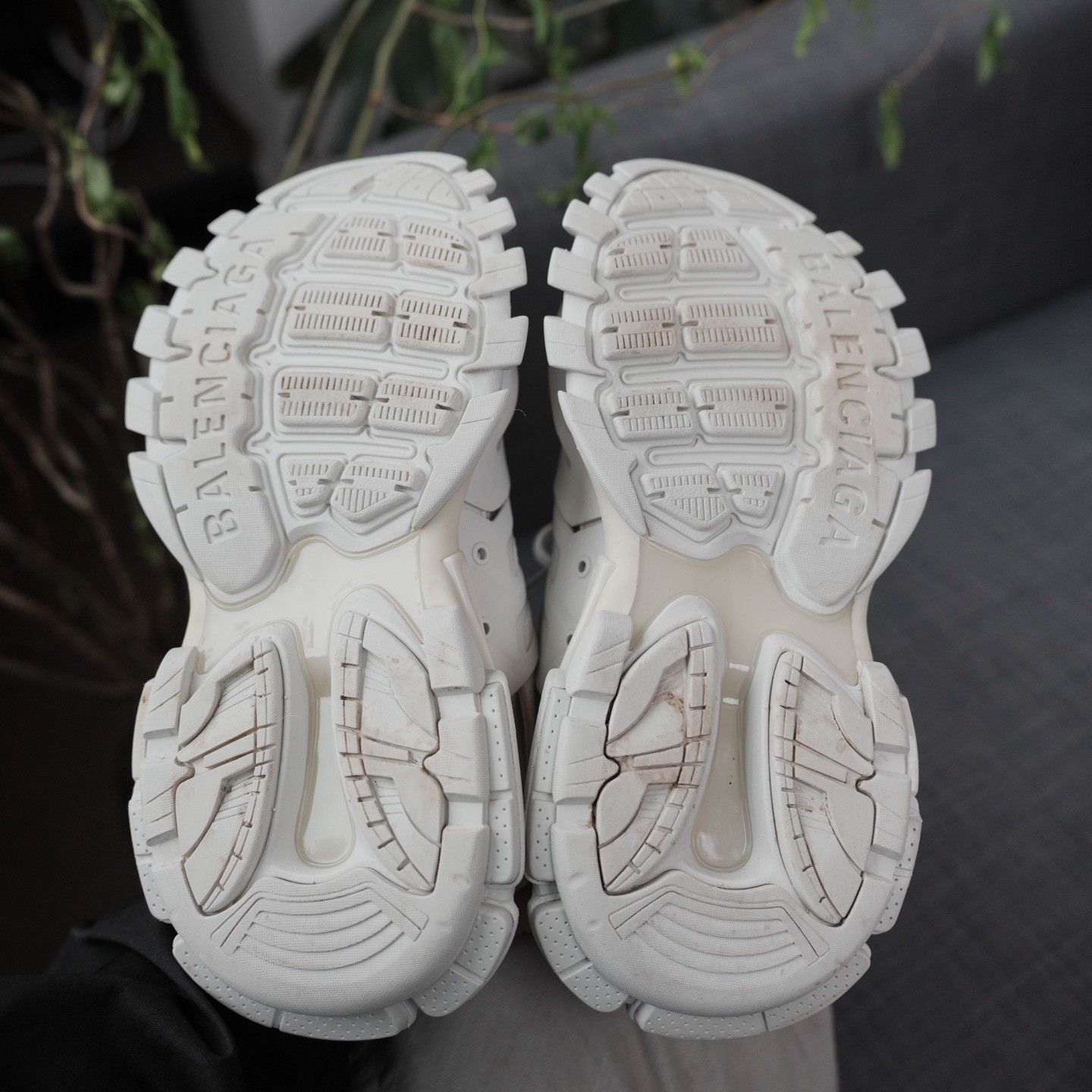Balenciaga Balenciaga White Lowtop Sneakers us_6 Women Size US 6 / IT 36 - 9 Thumbnail