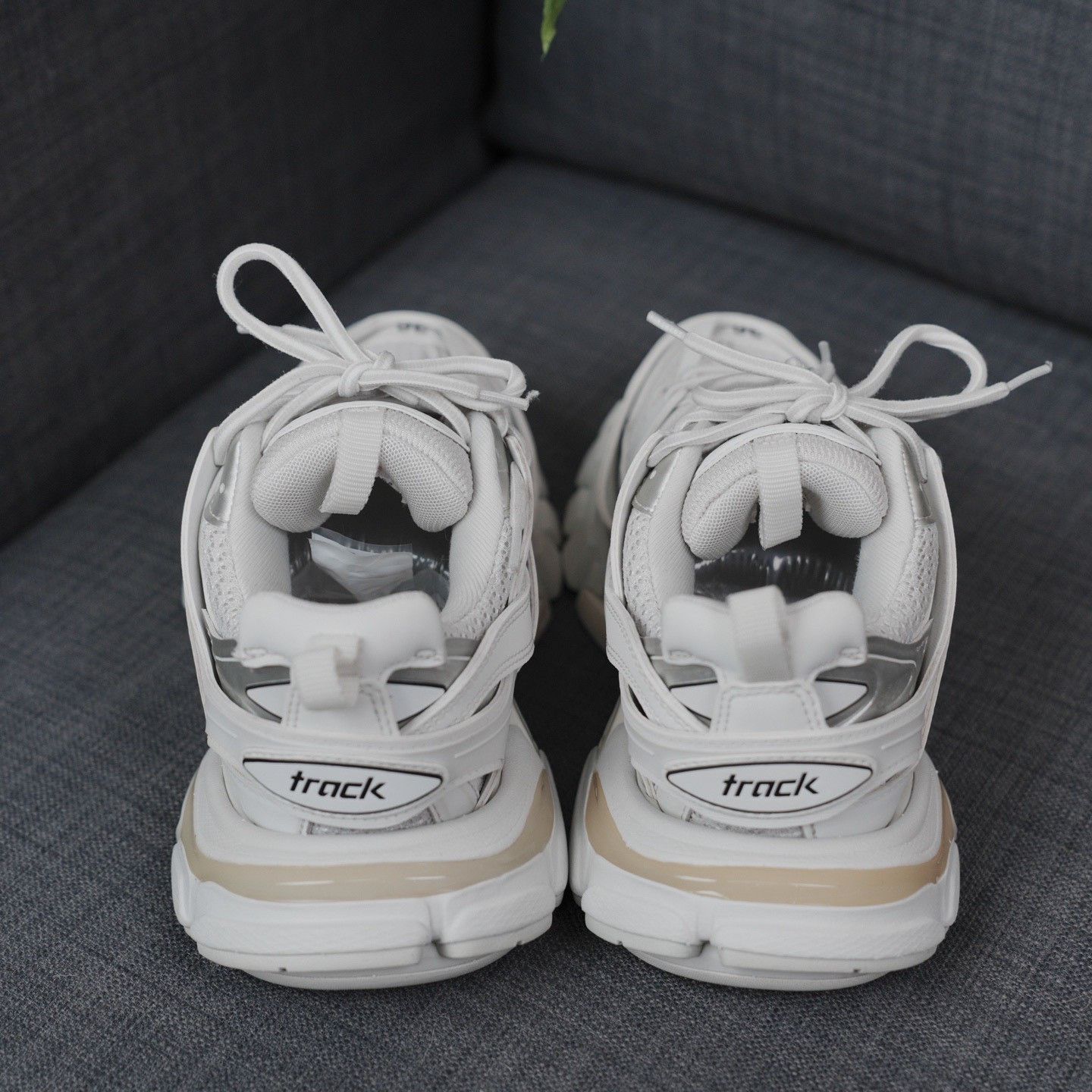 Balenciaga Balenciaga White Lowtop Sneakers us_6 Women Size US 6 / IT 36 - 6 Thumbnail