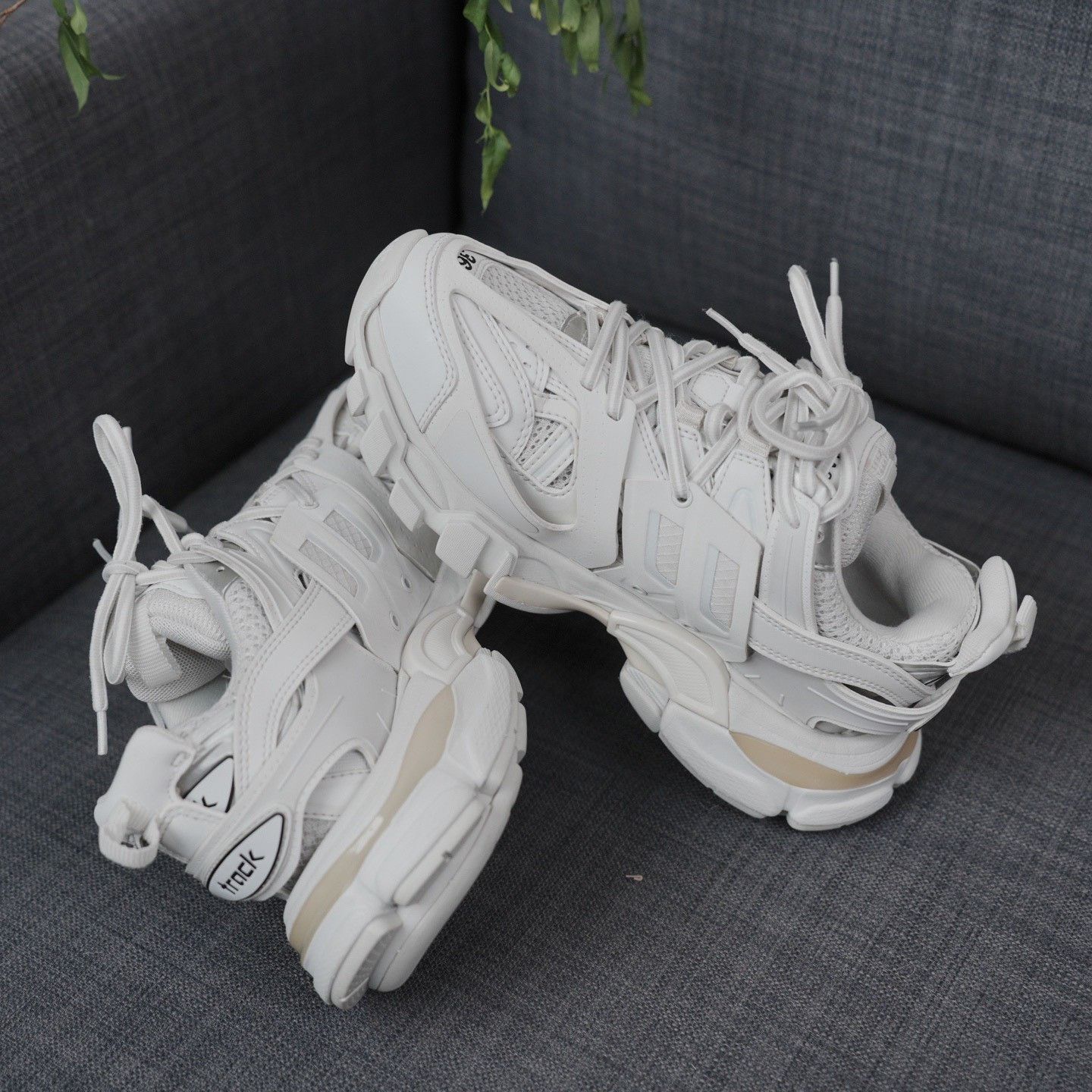 Balenciaga Balenciaga White Lowtop Sneakers us_6 Women Size US 6 / IT 36 - 8 Thumbnail