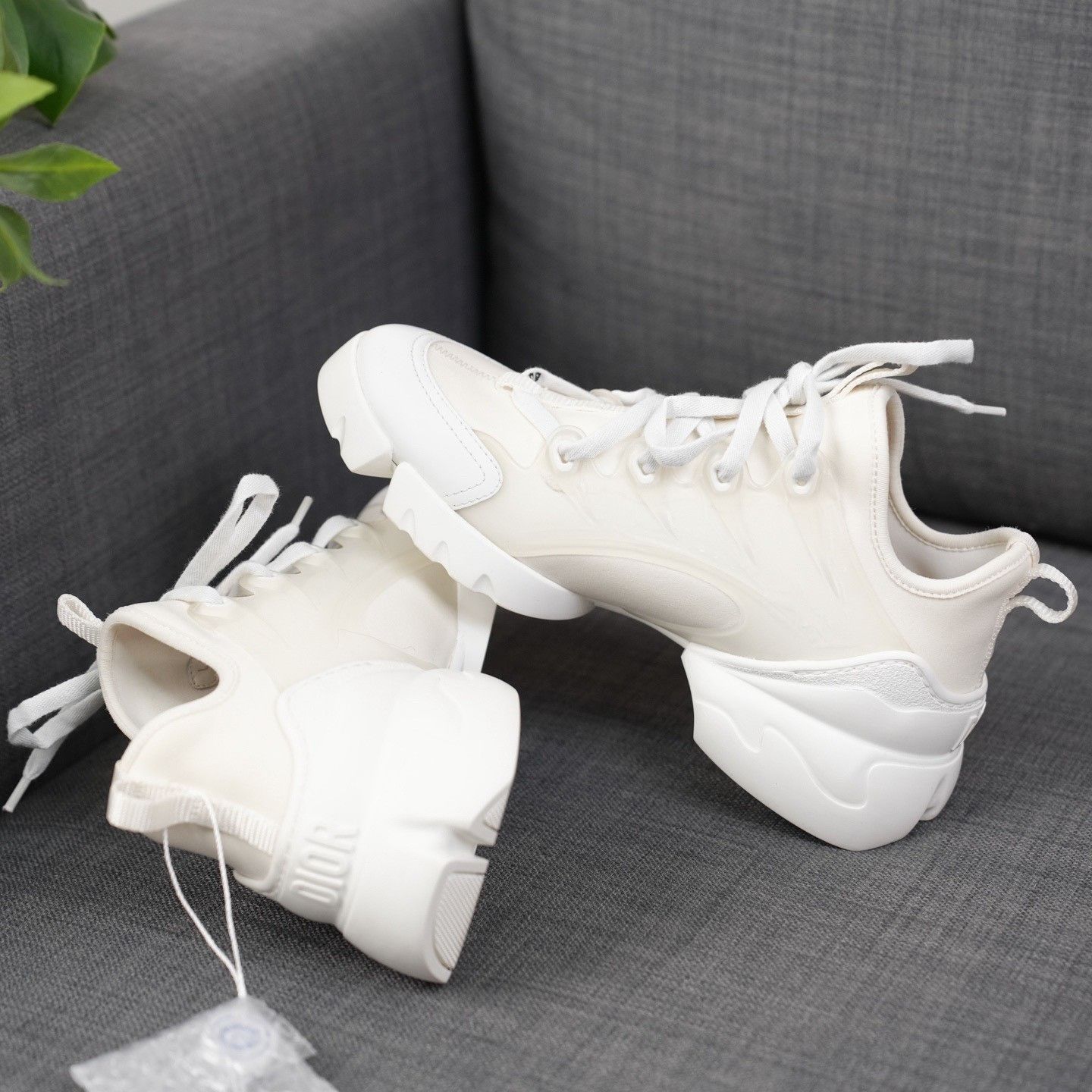 Dior Dior White Lowtop Sneakers us_6 Women Size US 6 / IT 36 - 8 Thumbnail